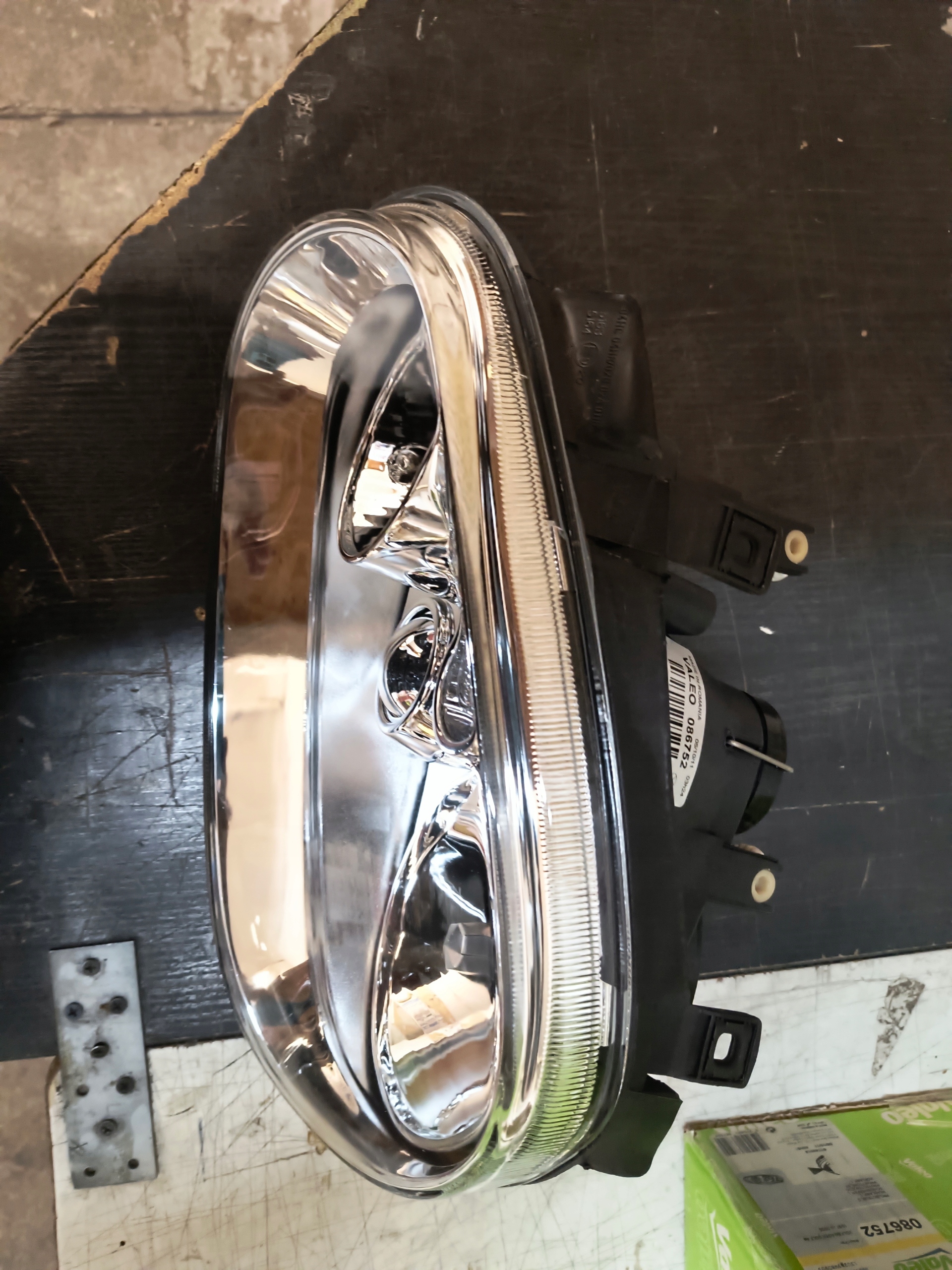 light front VW Volkswagen Golf IV 97-06r. Valeo