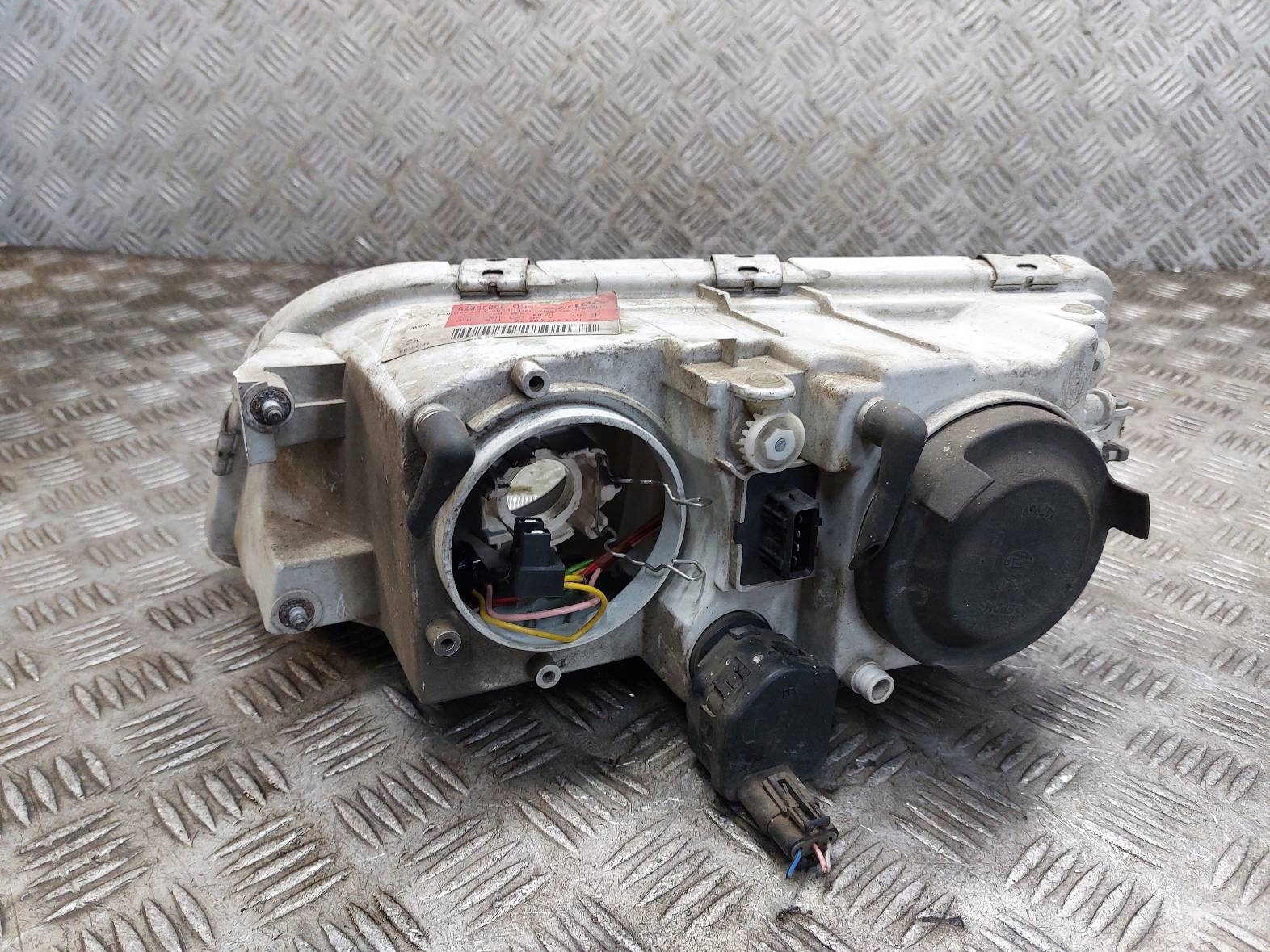light right front VOLVO V40 and 30899879