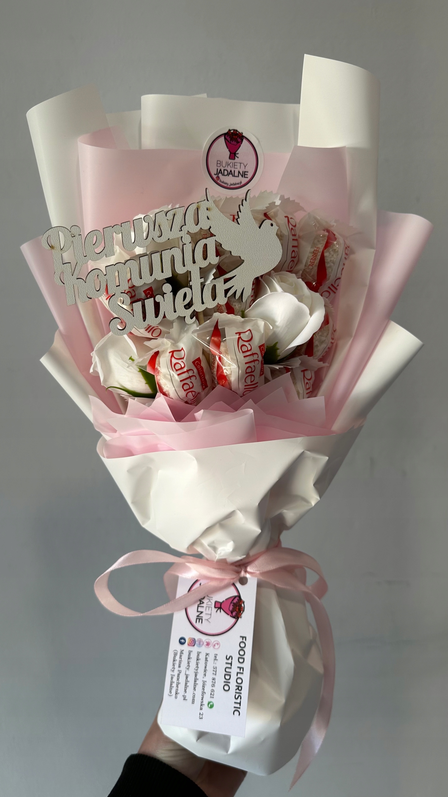 Levně Kytice Rafaello – První Svaté Přijímání bílo-růžová