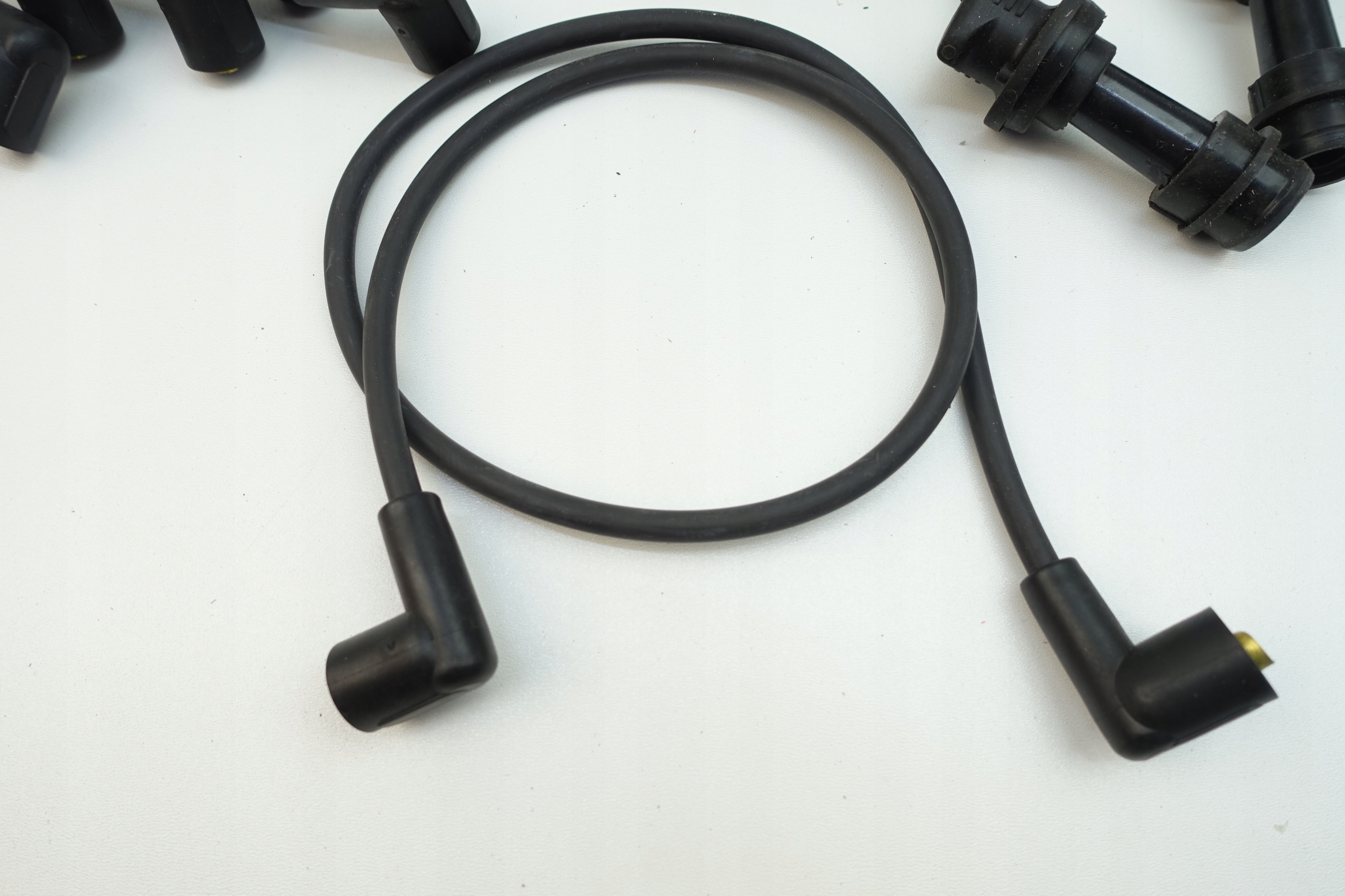 LS-326 - КОМПЛЕКТ КАБЕЛЯ ЗАЖИГАНИЯ ЧЕМПИОНА