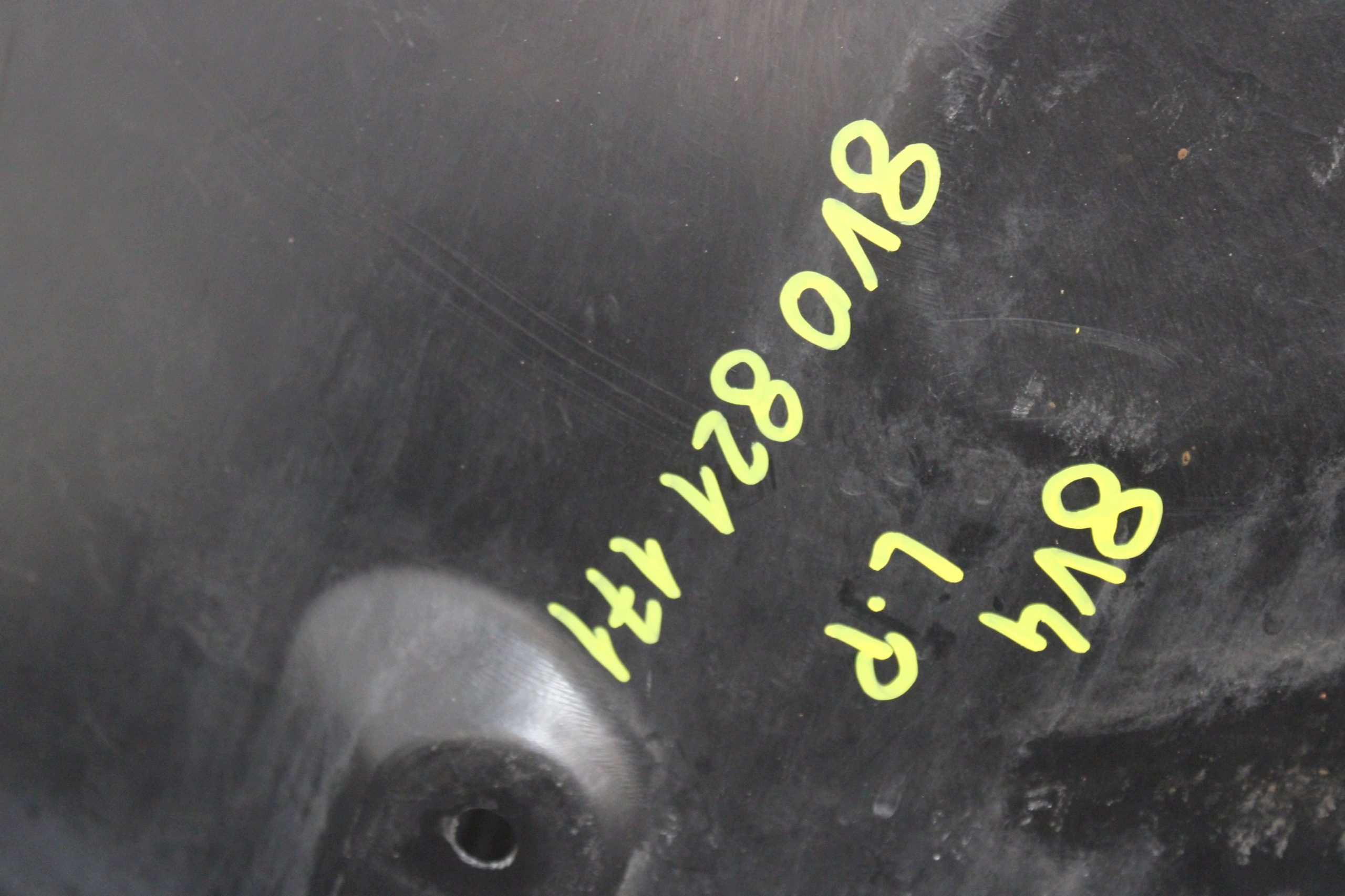 mudguard left front 8V0821171 AUDI A3 8V0 8V4 2013