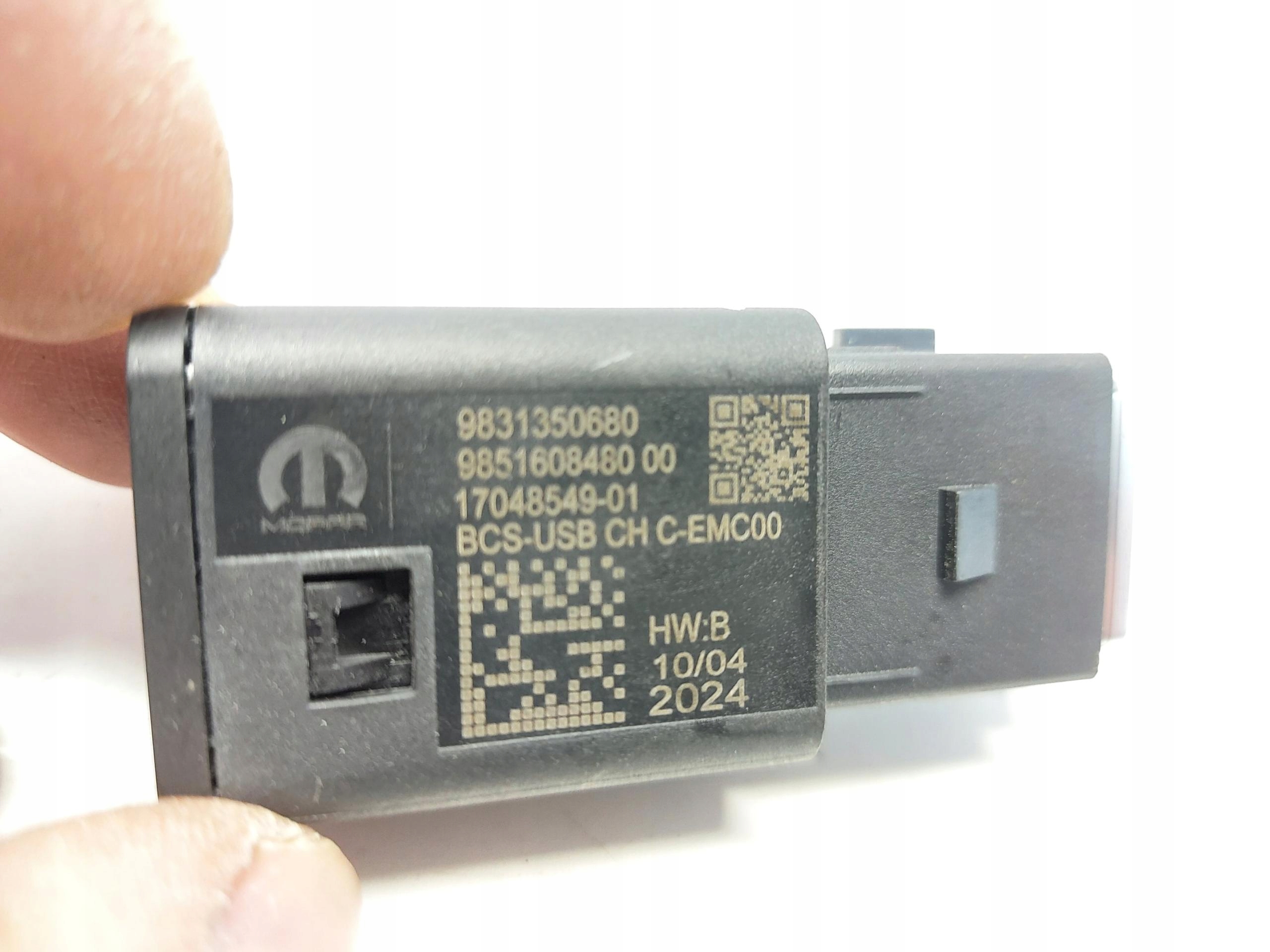 PSA Vivaro Jumpy Expert Proace adapter PORT USB 9831350680