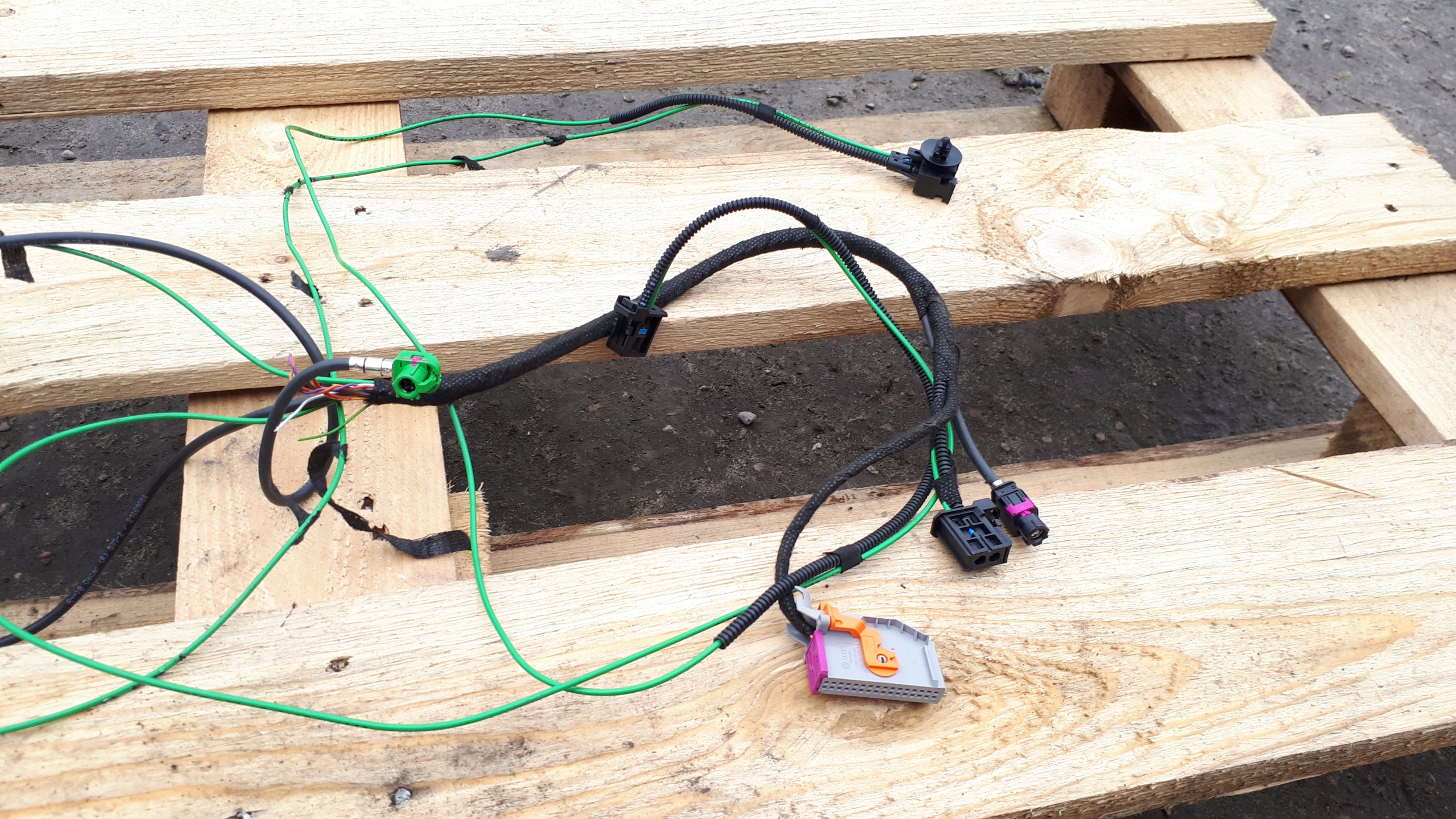 спидометр Audi OE 8W5920890E