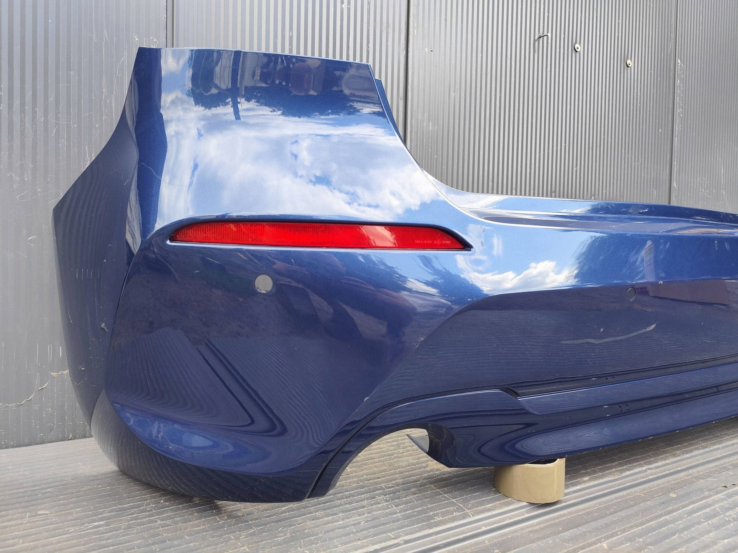 BMW 1 F40 bumper rear 4xPDC complete DEMONTAZ