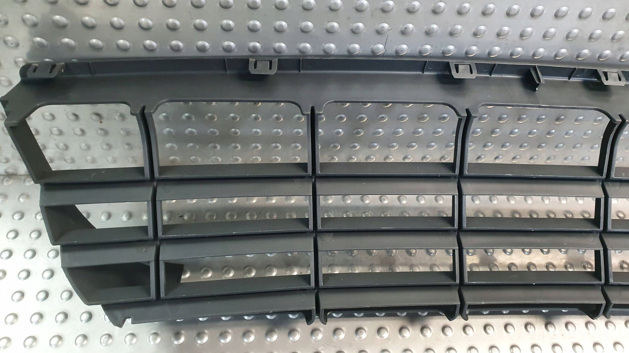 Grille Pare choc 2E0807835A VW CRAFTER 06