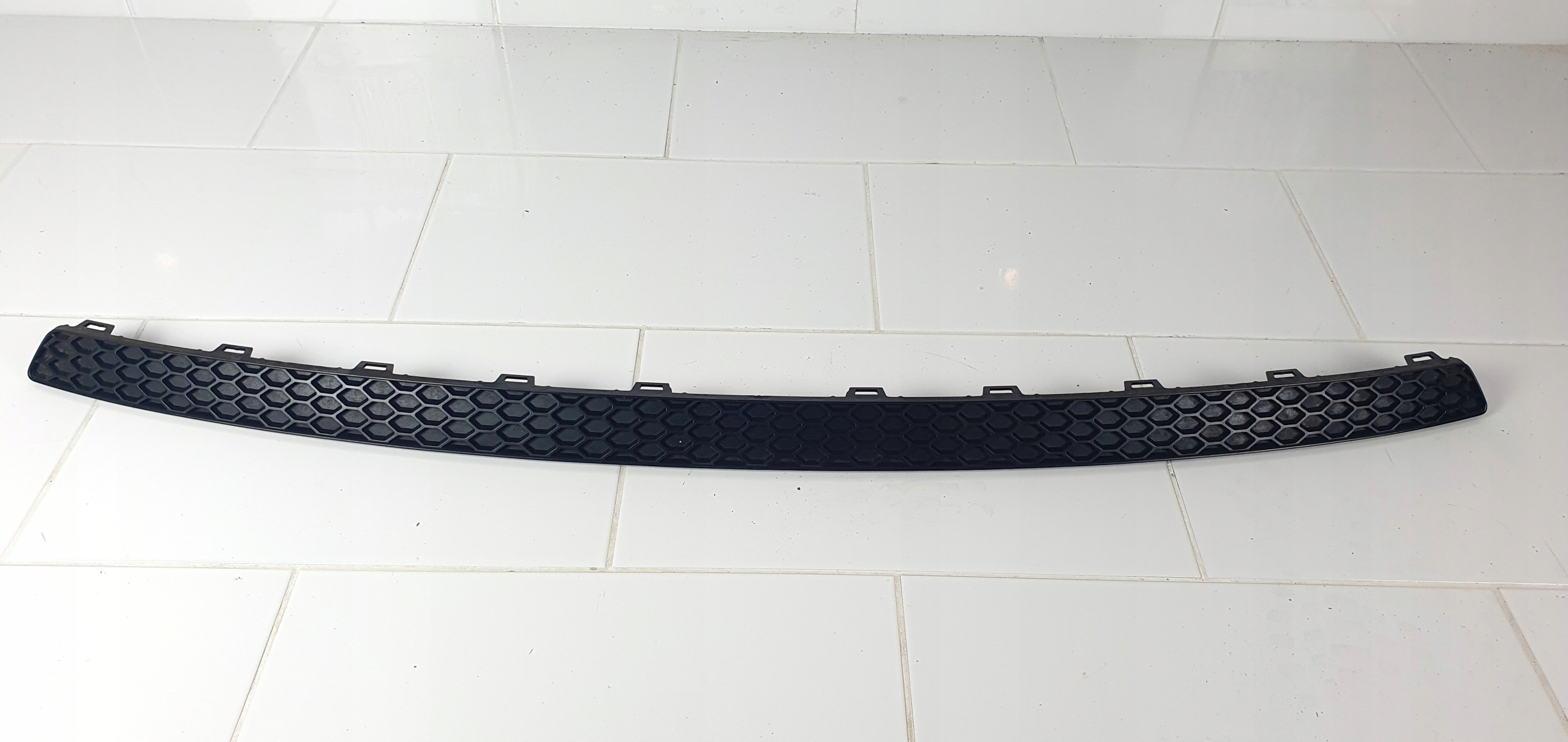 4G8807833 - AUDI A7 4G8 сотовая решетка спойлер Sline сзади