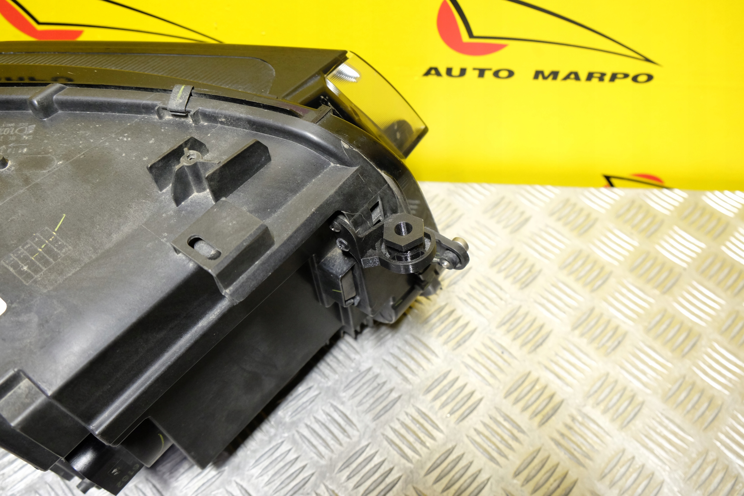 VW TIGUAN LIFT 2021- REFLEKTOR LAMPA FULL LED LEWA USA Rodzaj świateł mijania LED