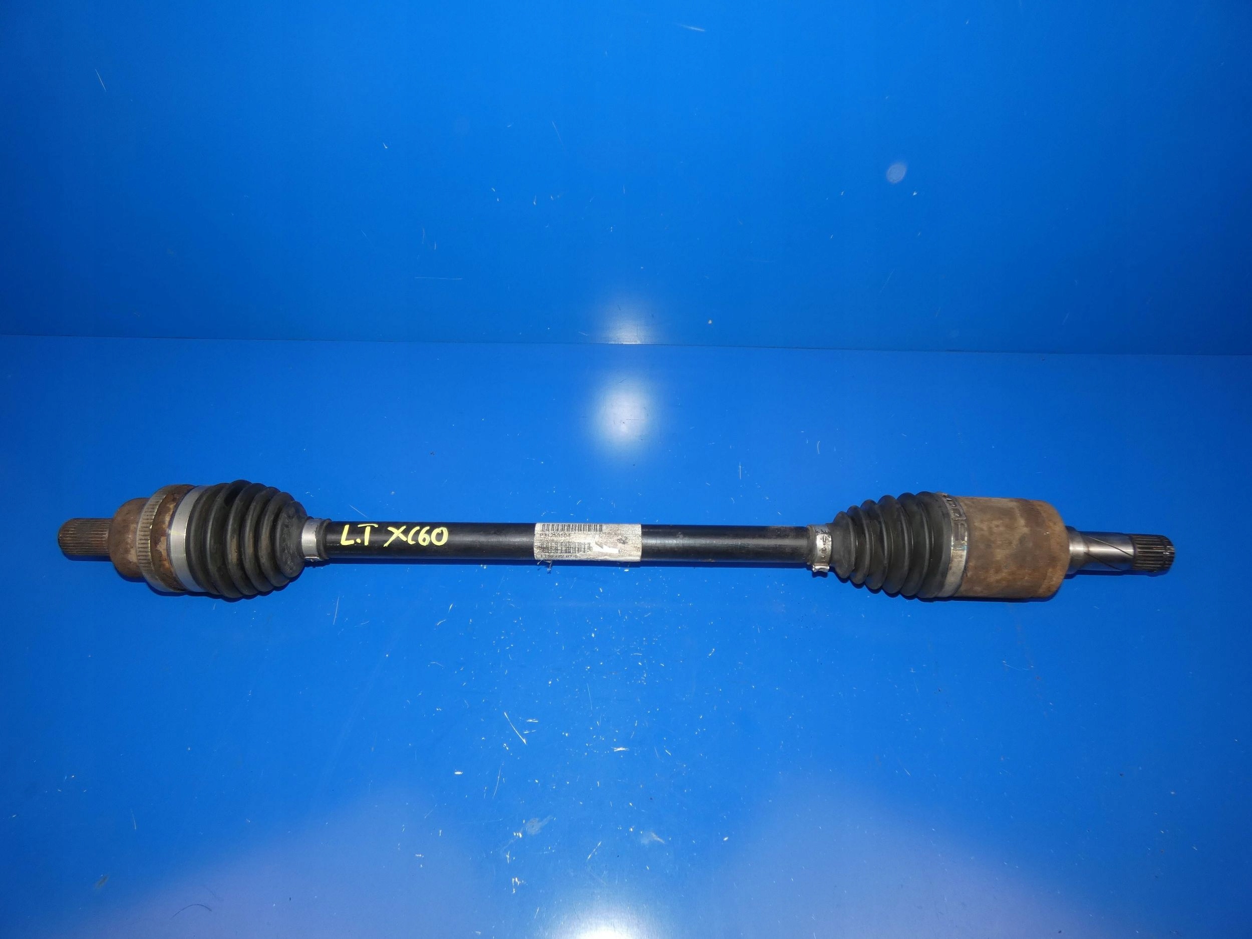 VOLVO XC60 and semi-axis left right rear part rear