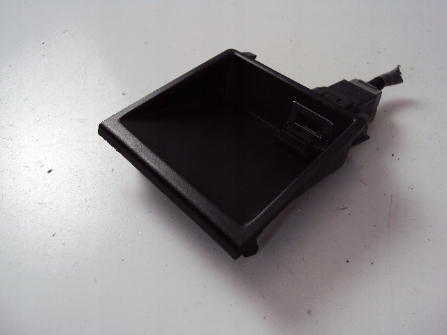 Роз'єм USB порт VOLVO V40 2012-2019