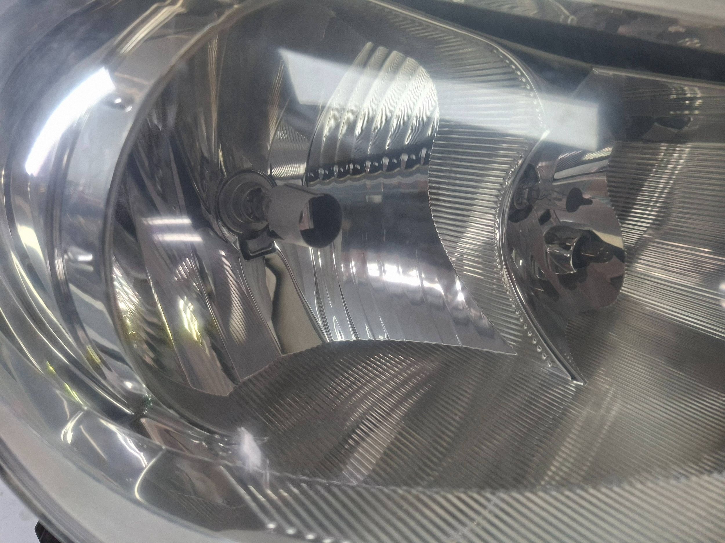 light front right 8200459823 RENAULT CLIO III 2005