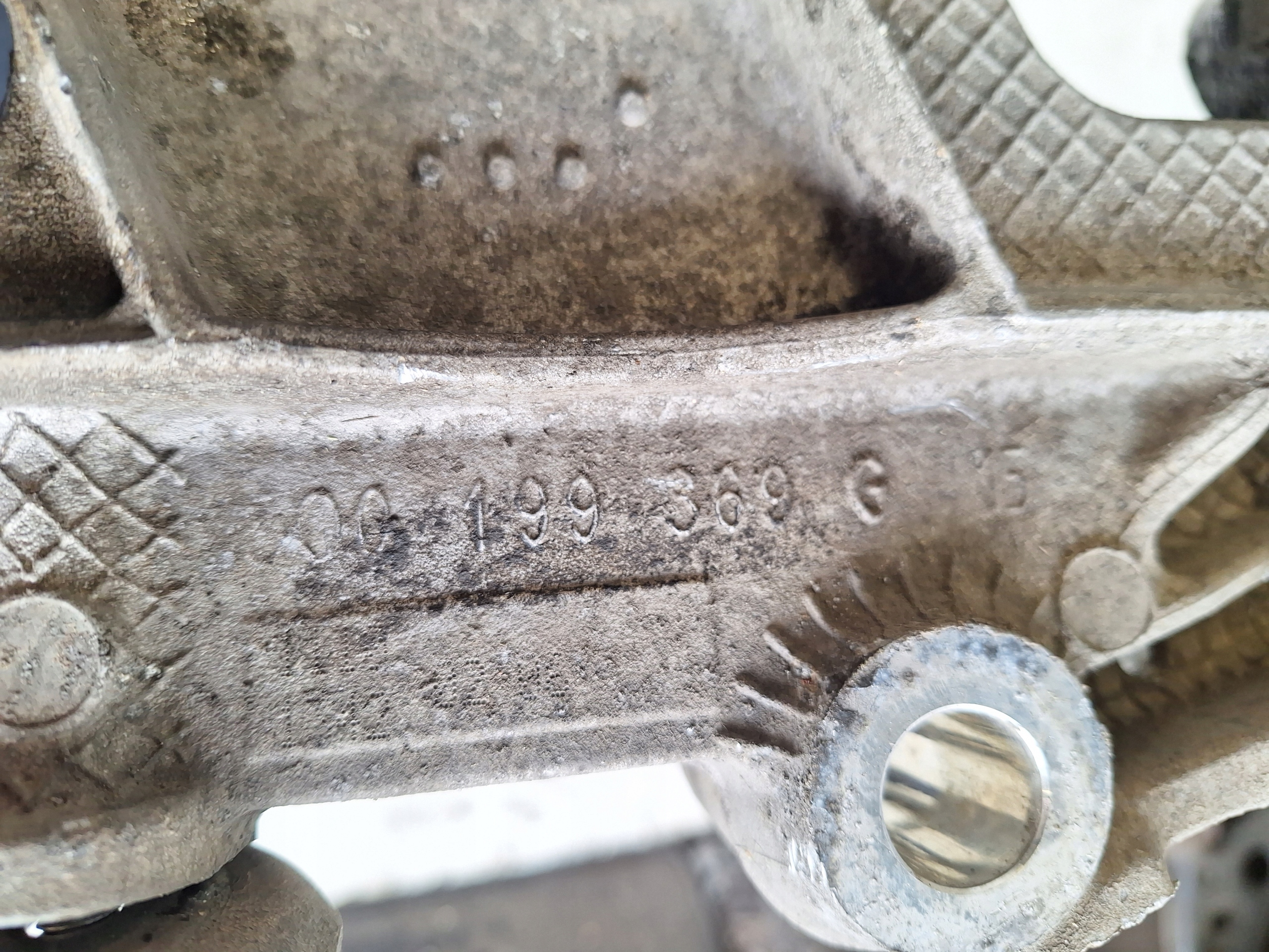 AUDI A3 8V 13-16 axle beam subframe of the engine 1.6 TDI