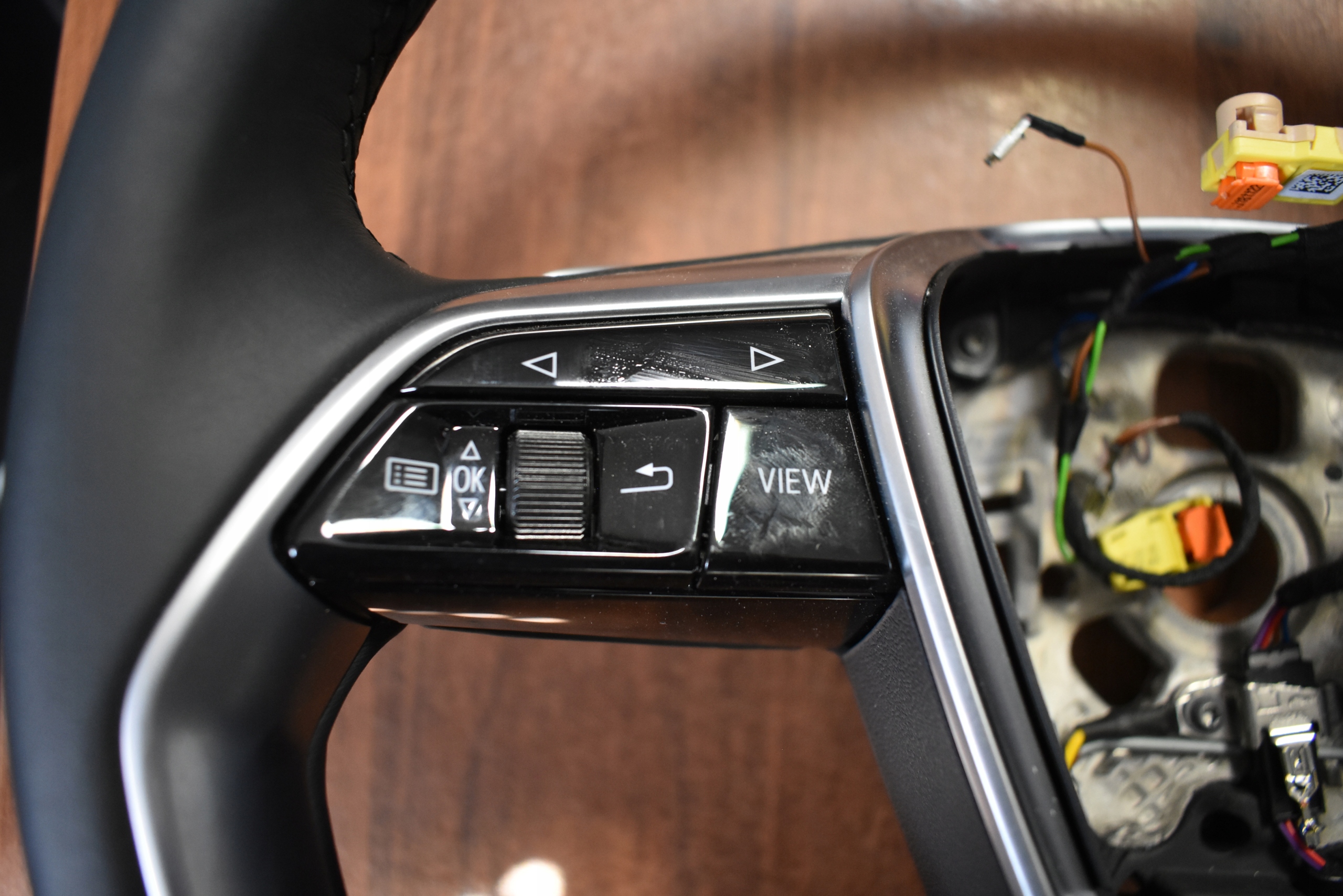 IDEALNA volant s řazením AUDI A8 D5 1