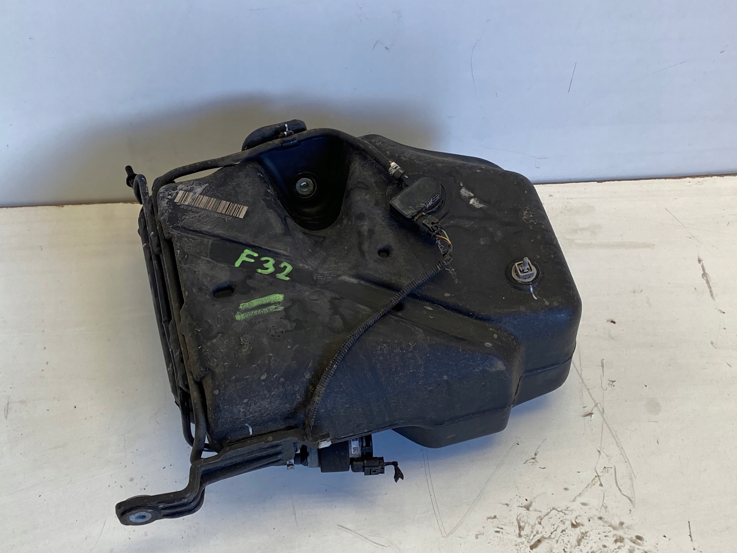BMW F32 пассивный бак ADBLUE 7399413