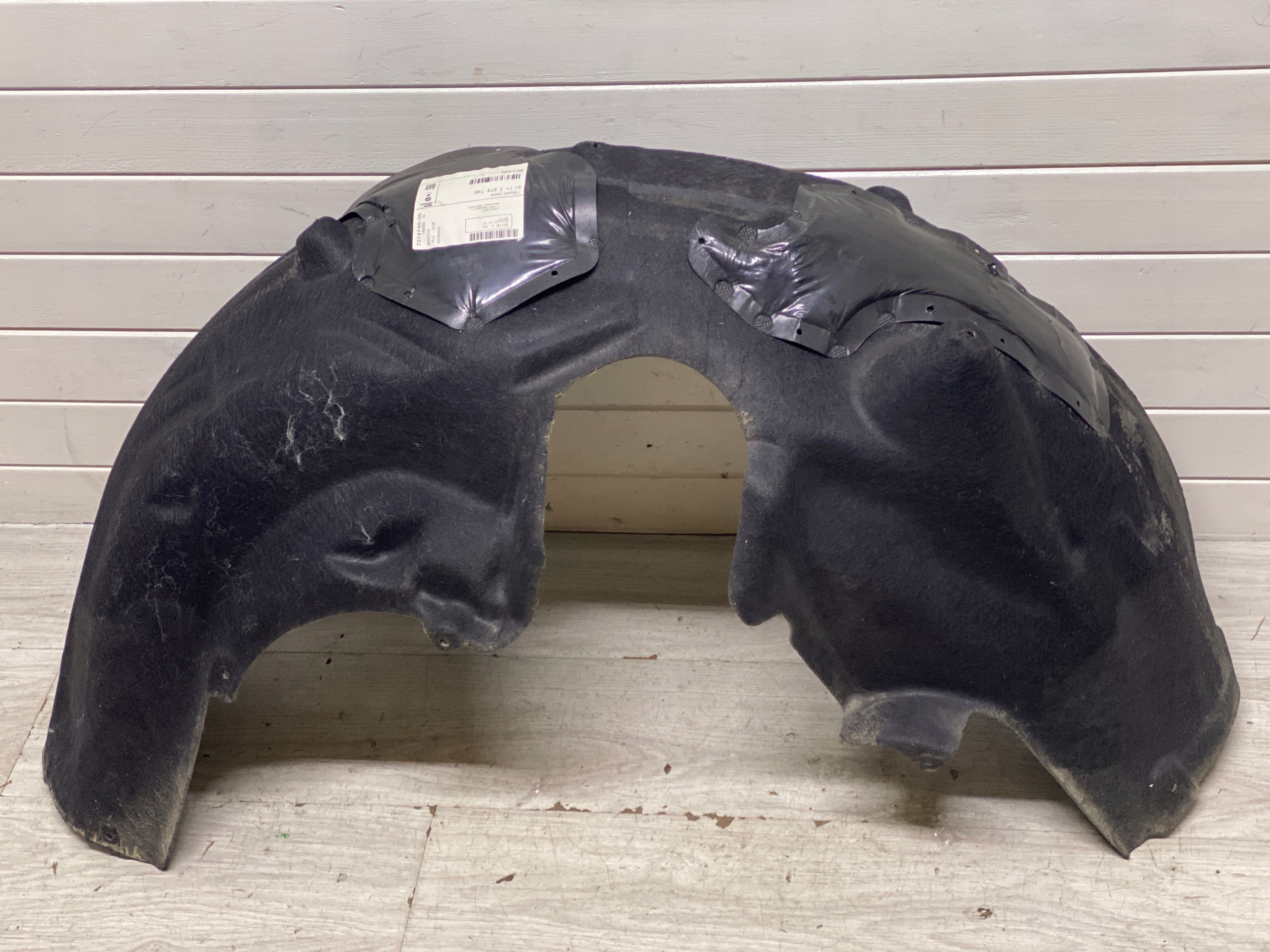 BMW 8 G16 GRAN COUPE mudguard right rear part 7374746