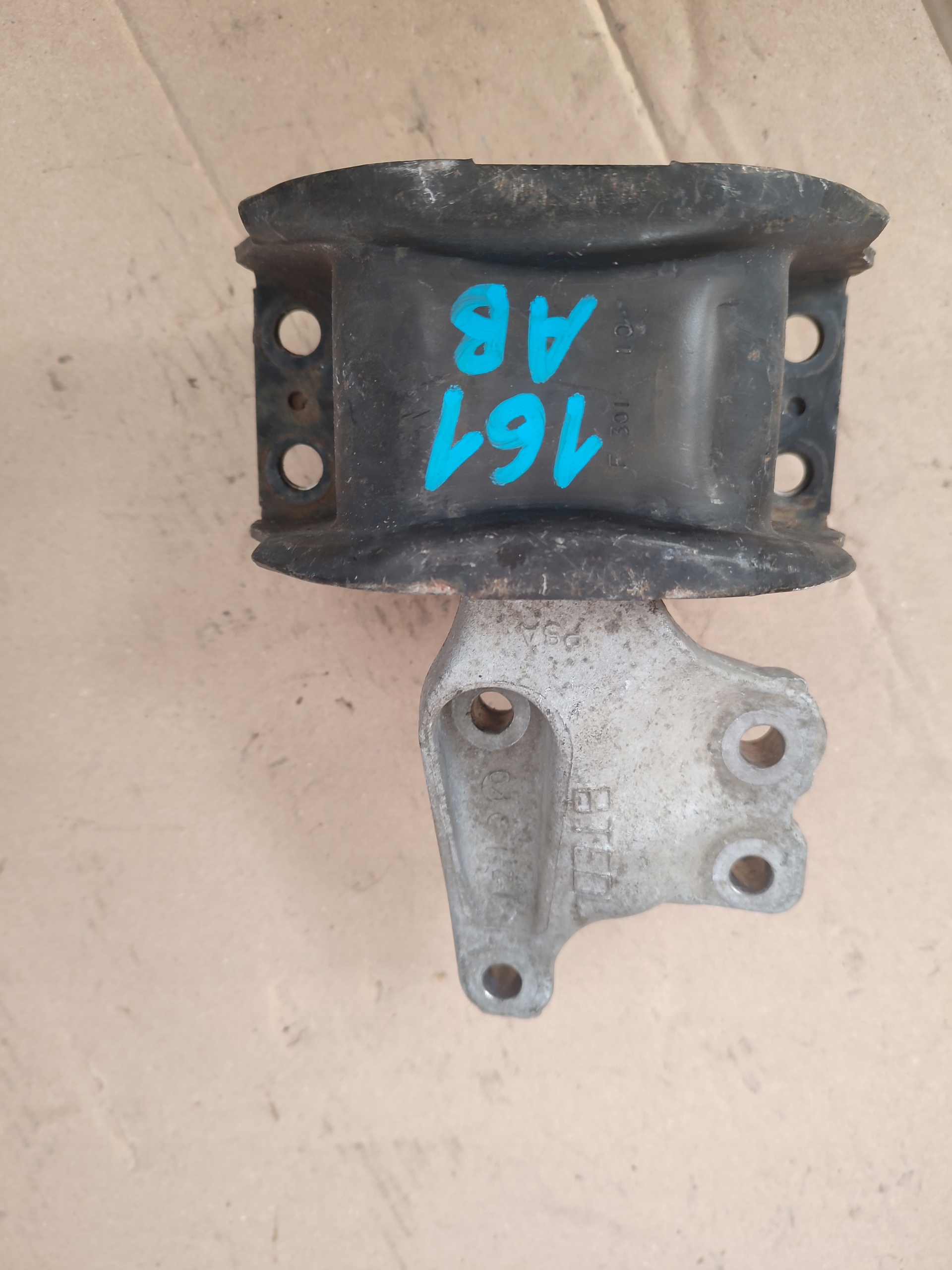 engine mount Peugeot Citroen 2.0 hdi
