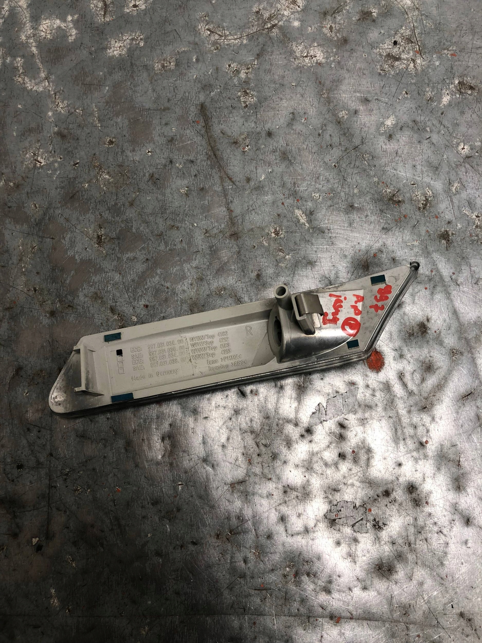 indicator right front PORSCHE 997 99763103400