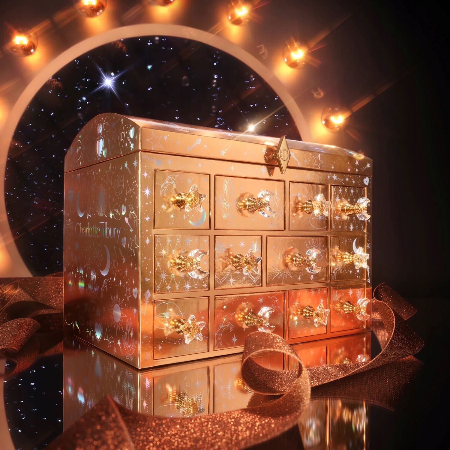 Адвент-календарь Charlotte Tilbury Beauty Treasure Chest, 12 средств в сундучке — фото 2