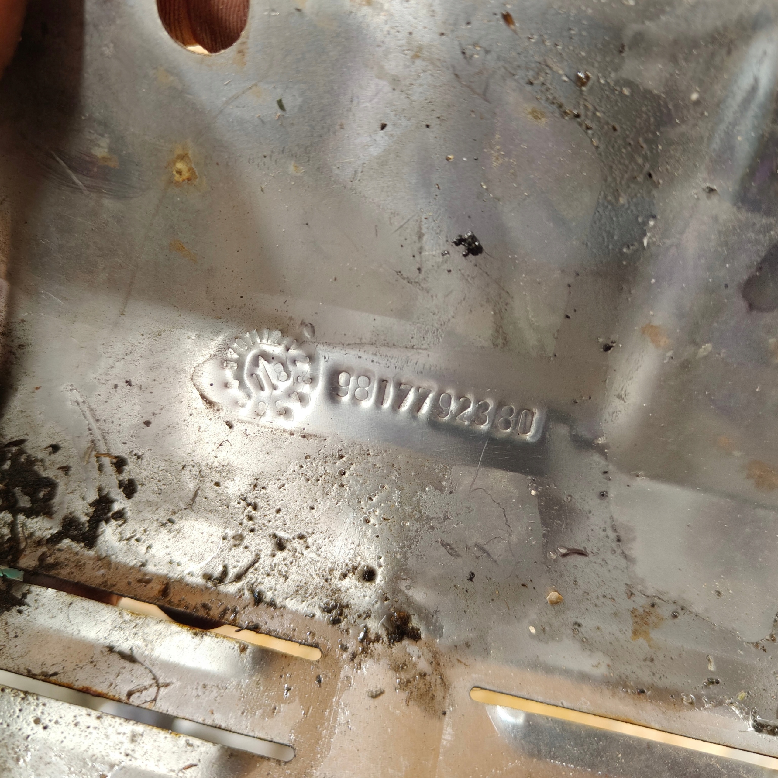 Blende Abdeckung TERMICZNA TURBO PSA 9817792380