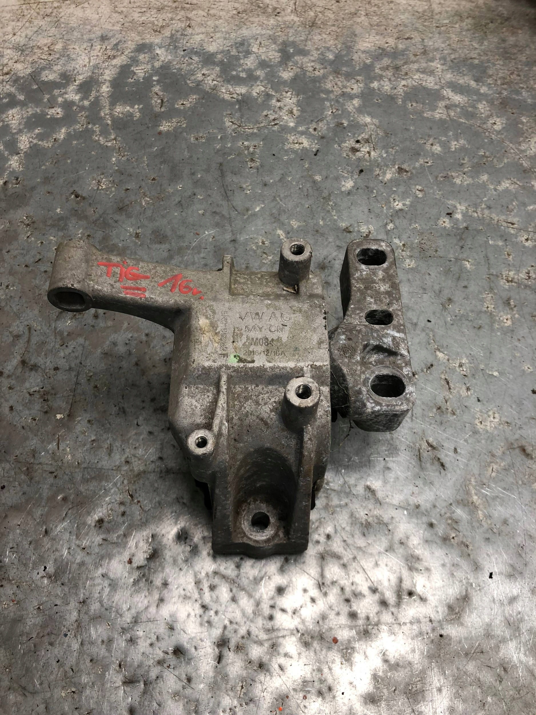 holder engine mount VW SKODA AUDI 5N0199262F