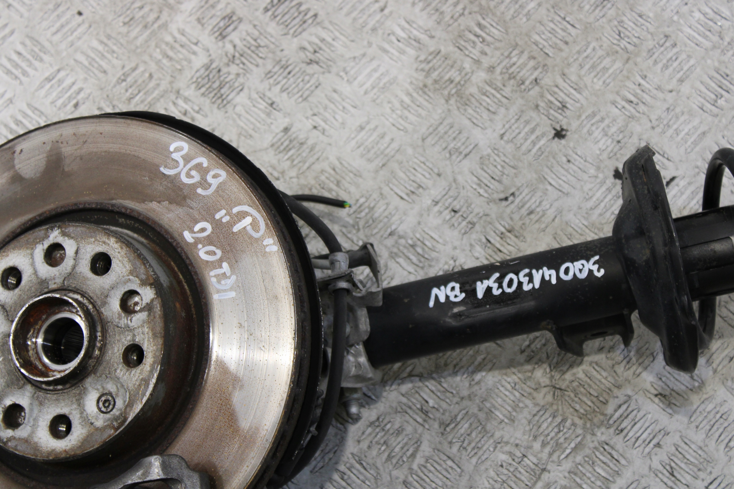 swing McPherson shock absorber right front VW PASSAT B8 3G0 3G9