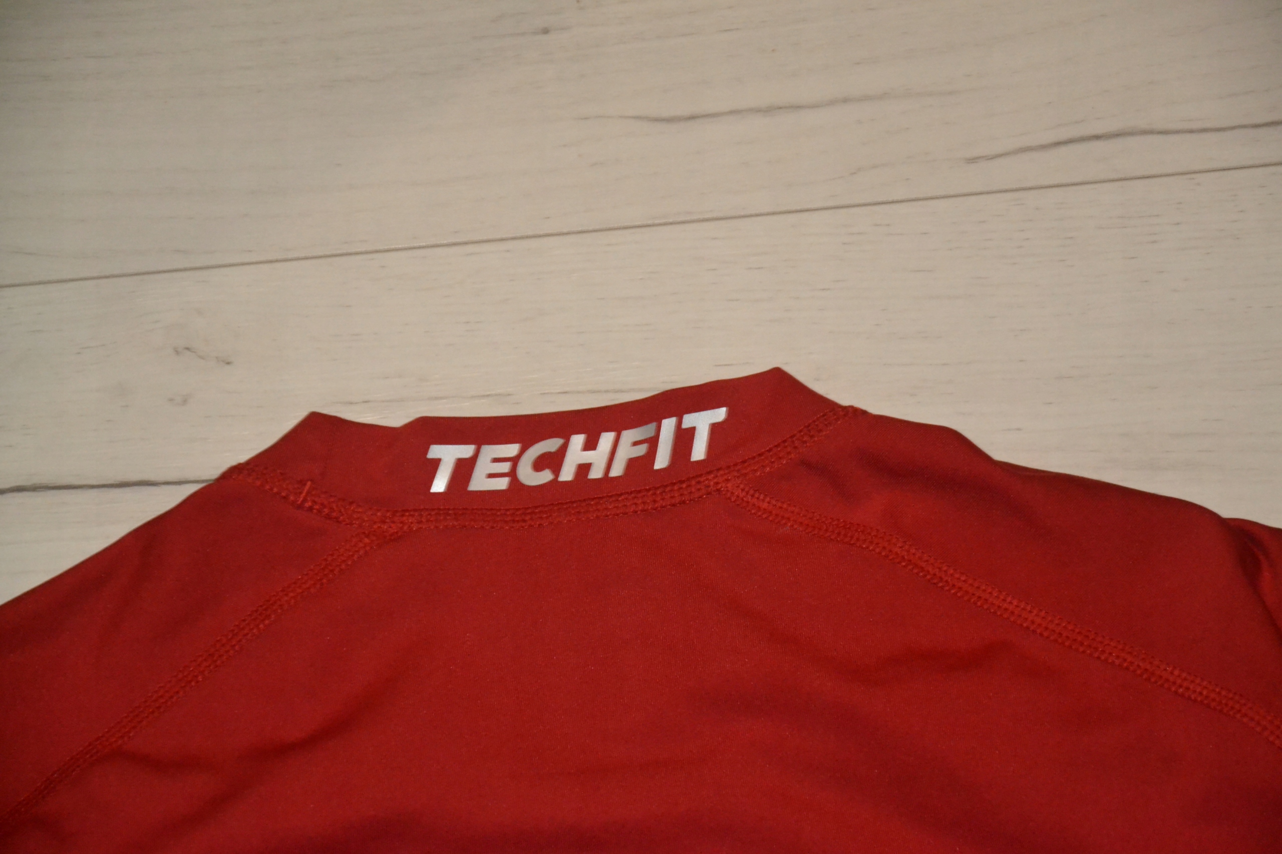 ADIDAS TECHFIT COMPRESSION KOSZULKA DŁUGI REKAW M Rozmiar S