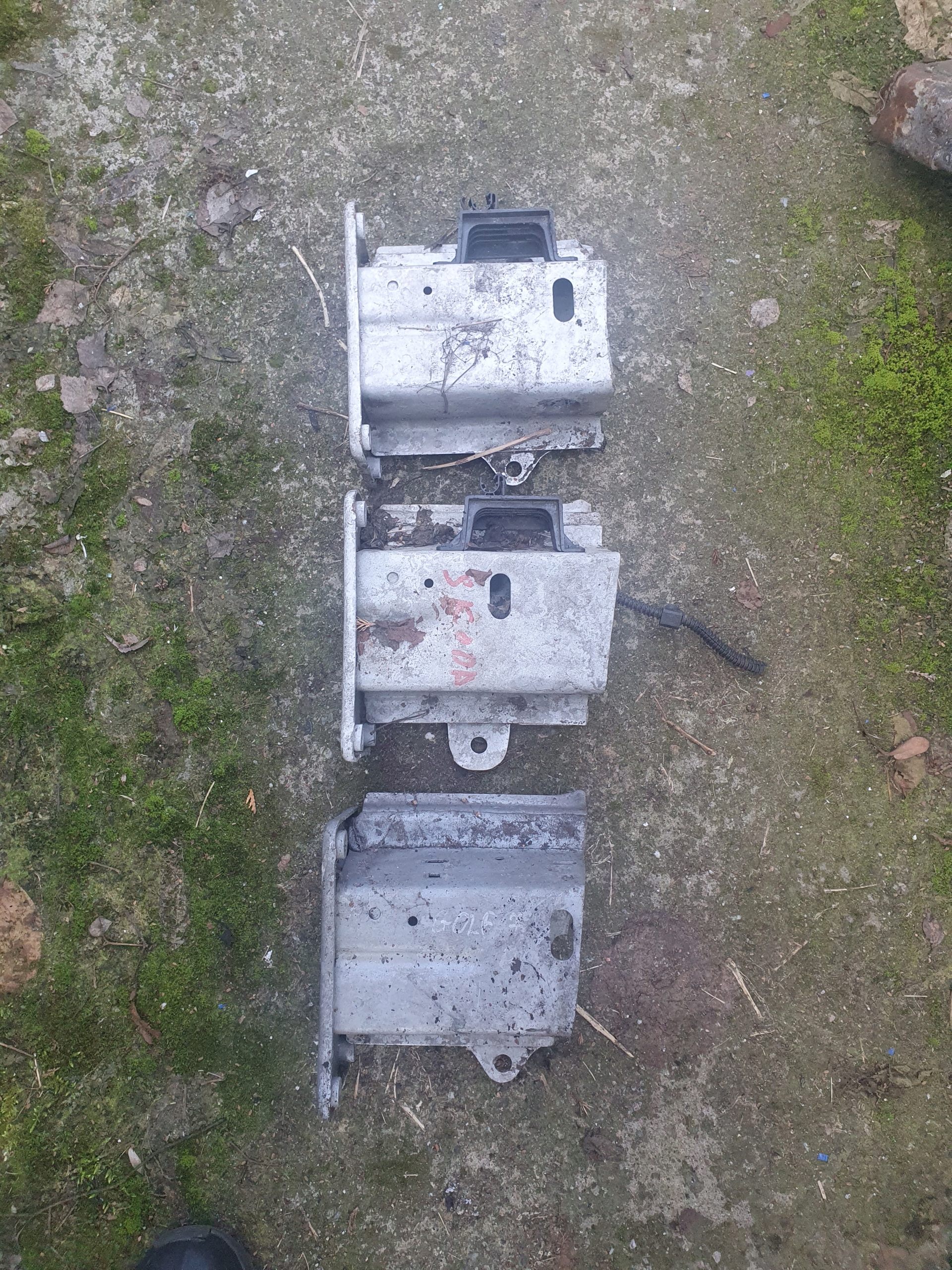 ЛОНЖЕРОН SEAT, SKODA, VW GOLF VII ПРАВИЙ 5Q0804182A