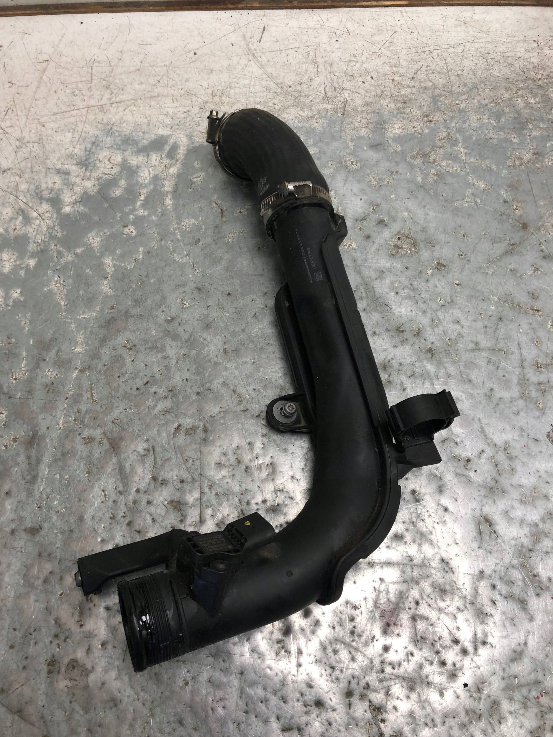 trouba vedení intercoolera VW GOLF VI plus 1K0145770AE