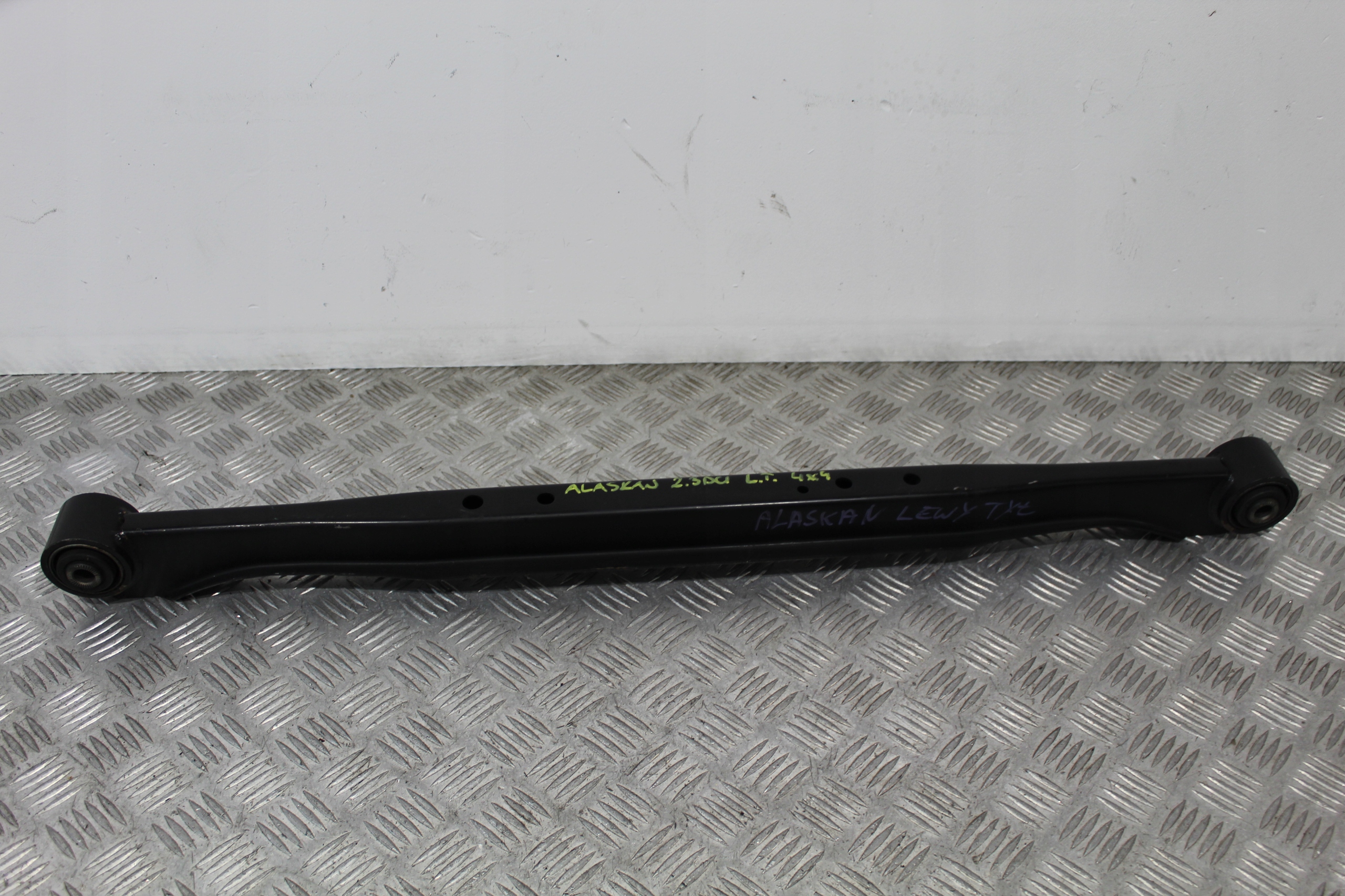 arm left rear part RENAULT ALASKAN