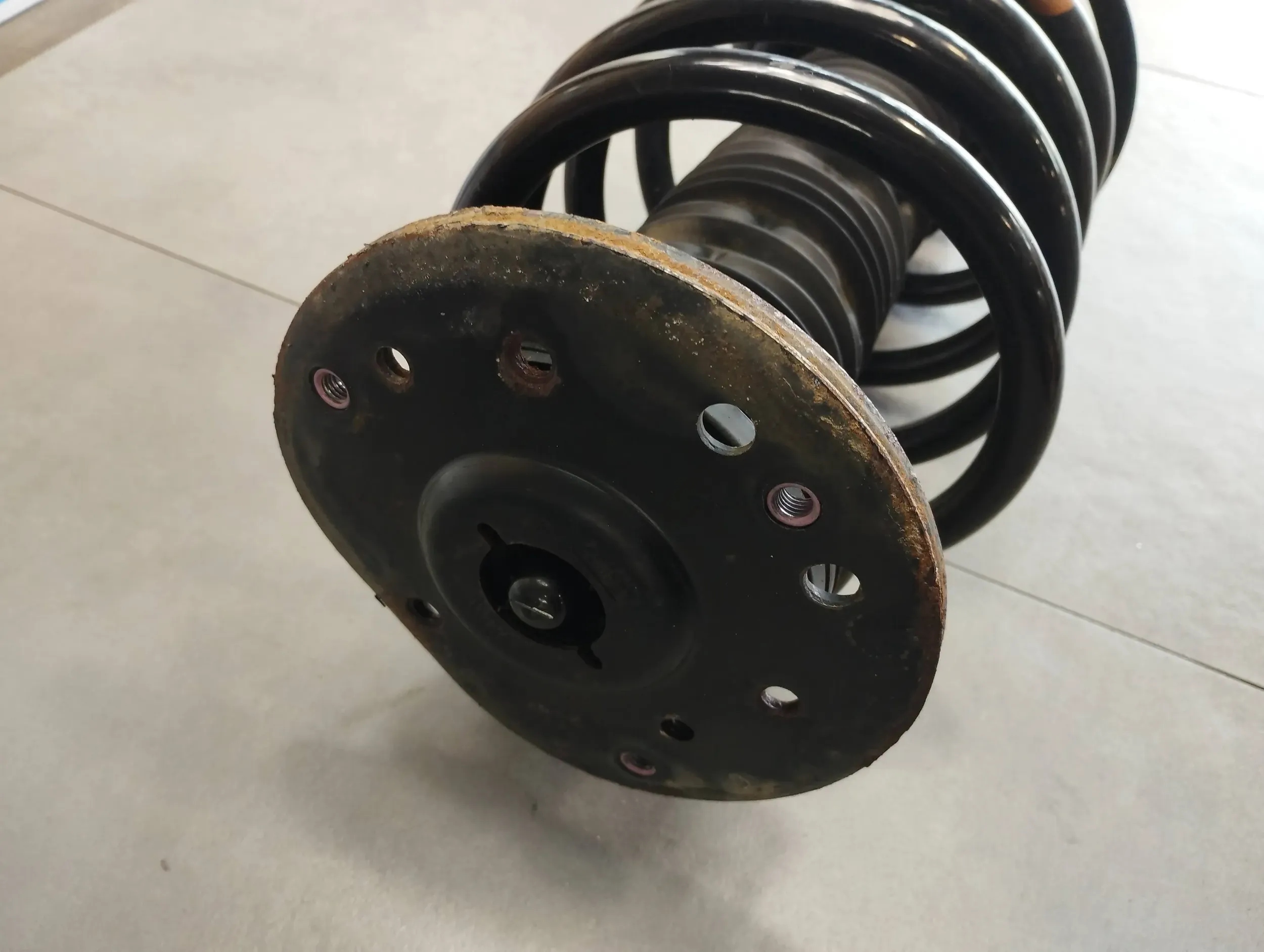 Ford Mondeo MK5 shock absorber right front HG9C18045