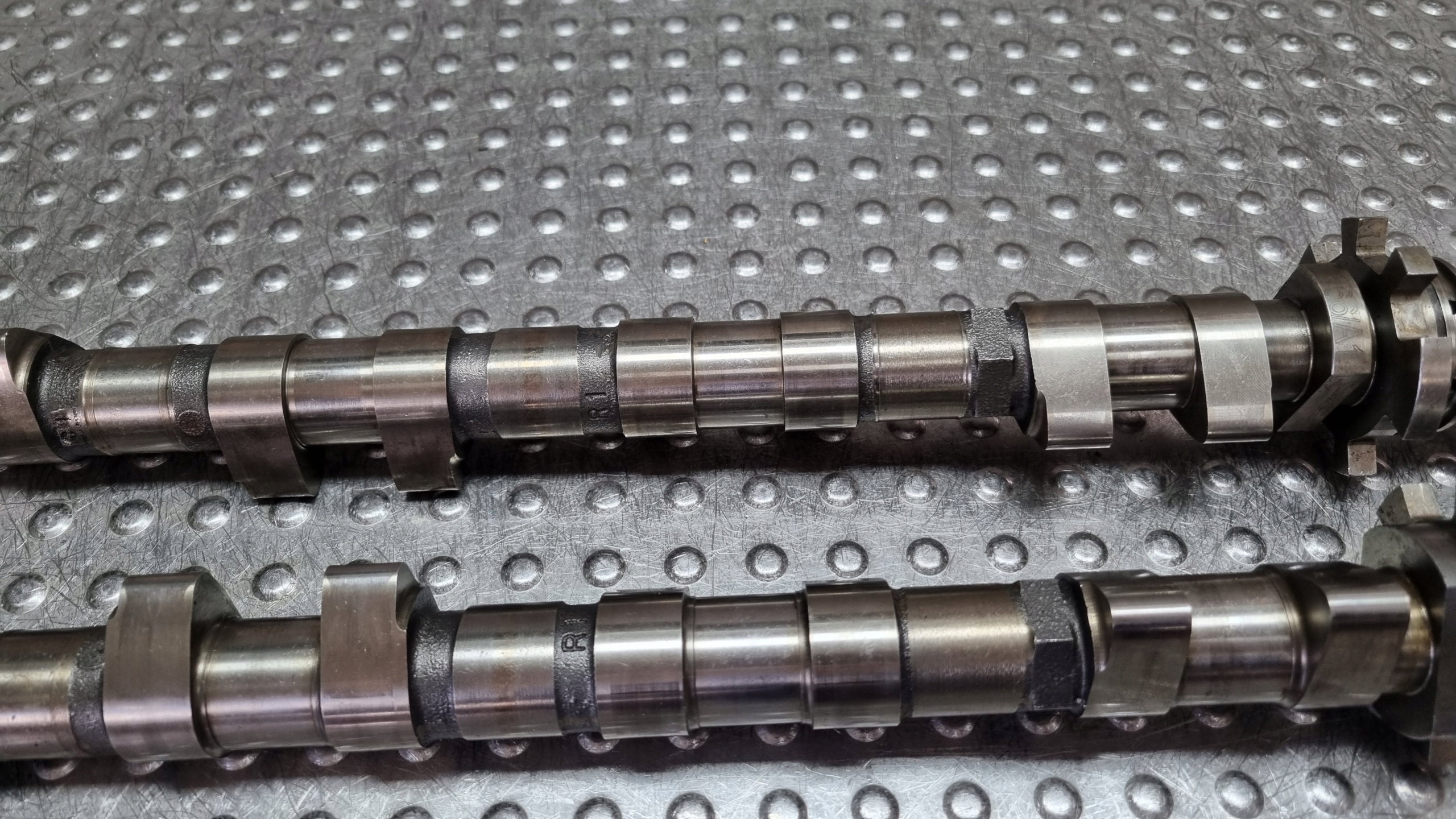 vačky rozvodu KPL CYL 1-4 7838187 7841166 BMW E90 E92 E93 4.0 M3 S65B40A