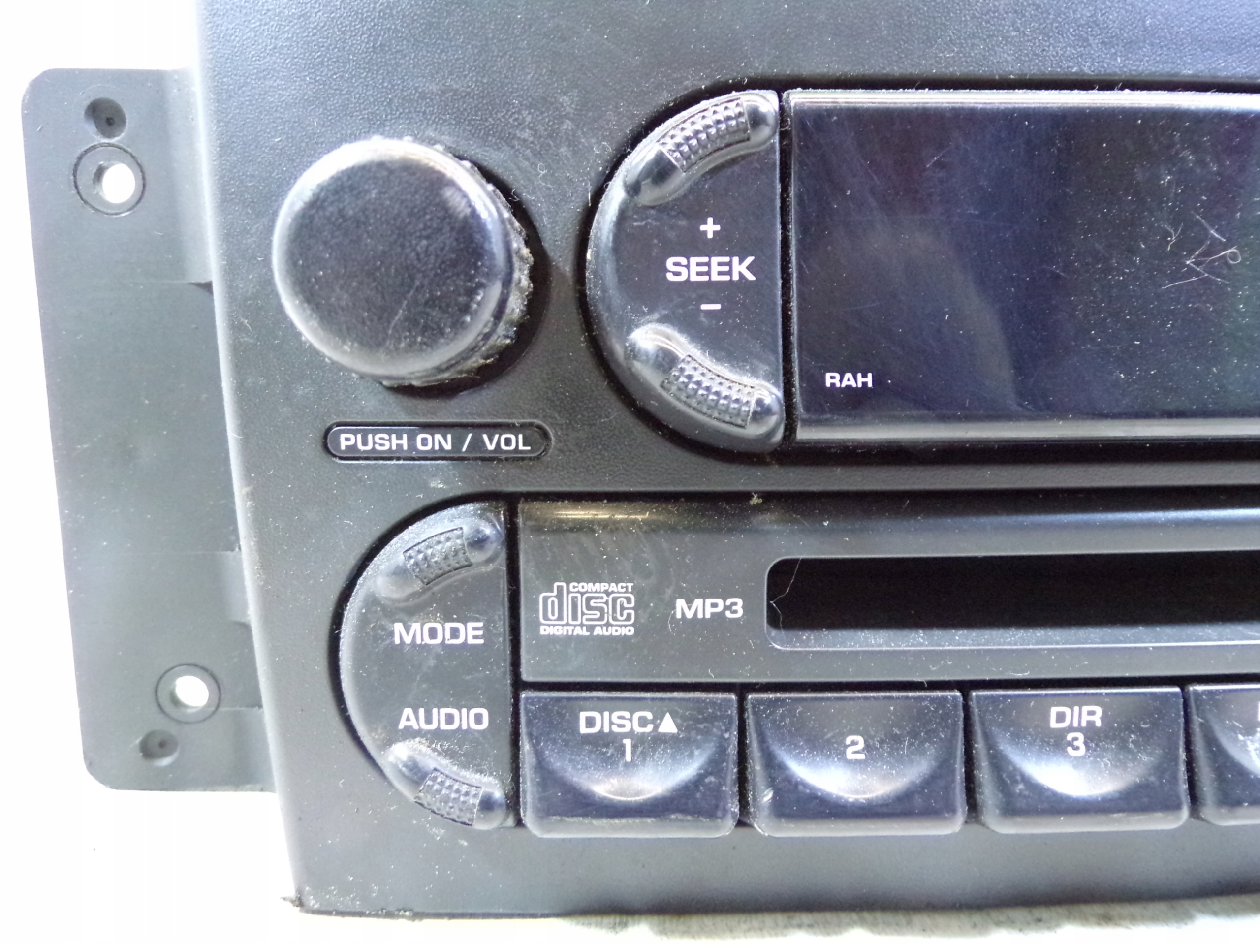 RADIO CD CHRYSLER PACYFICA PO5094564AA
