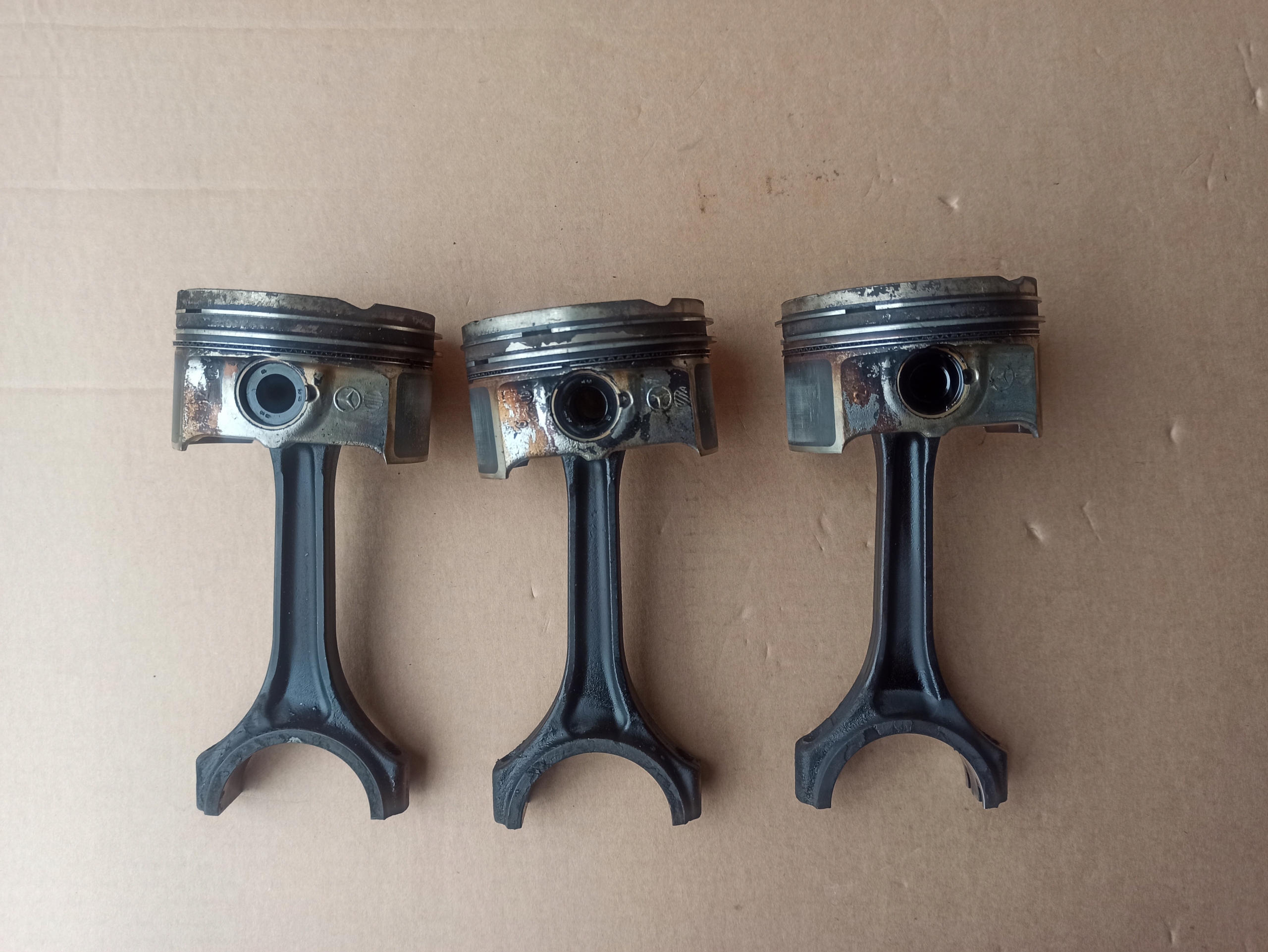 Поршень Поршні MERCEDES W204 1.8 CGI оригінал