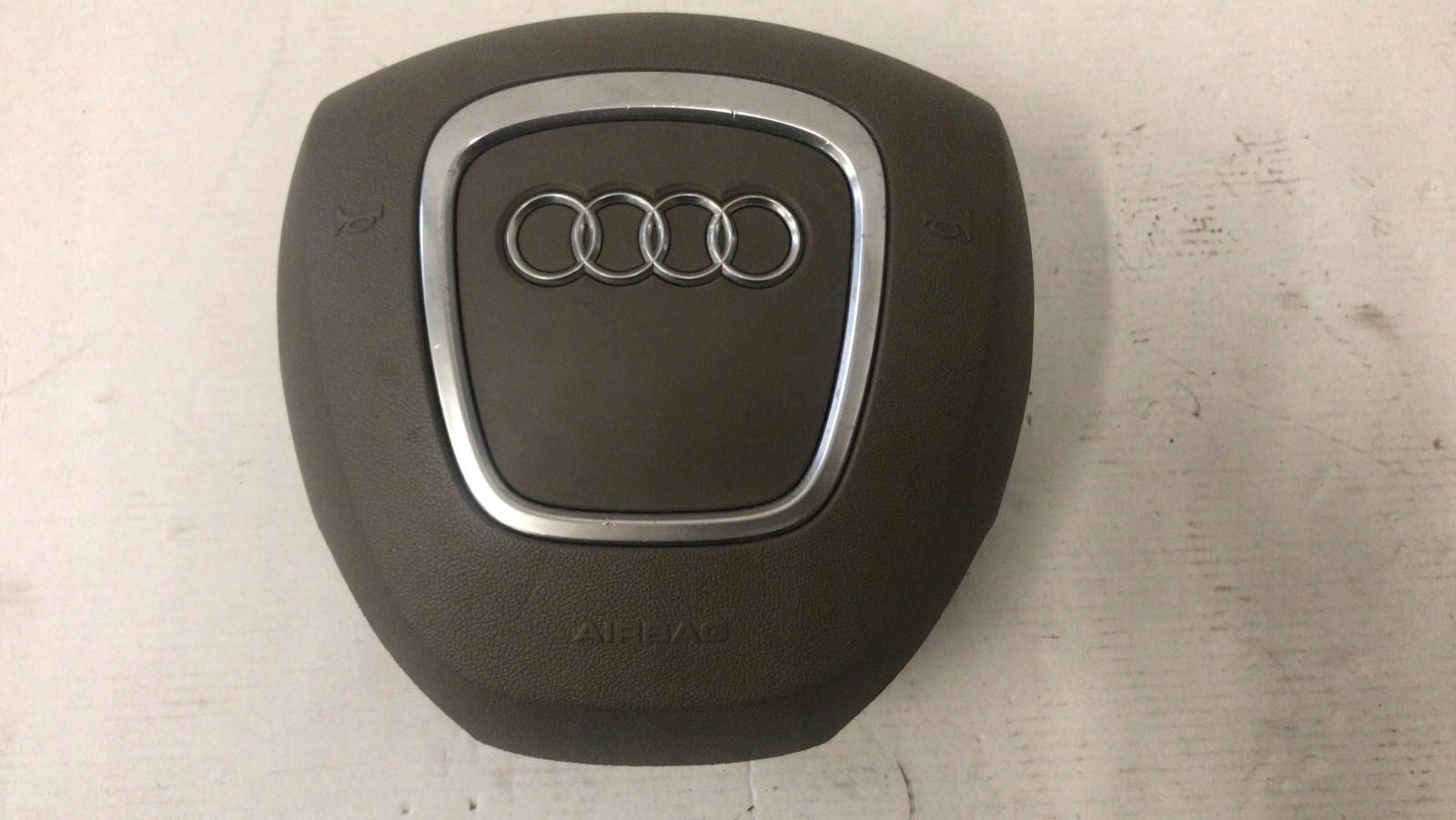 Audi A8 D3 РЕСТАЙЛИНГ подушка 4E0880201AT