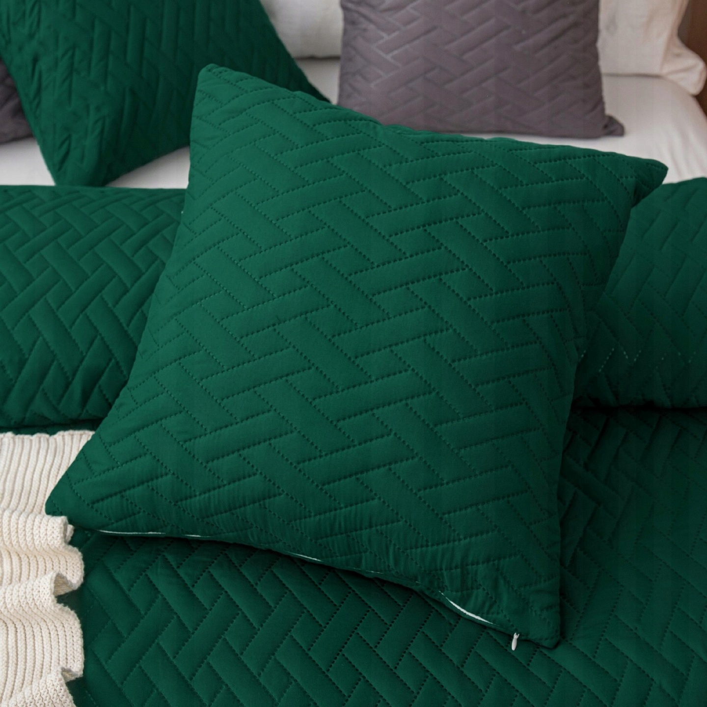 NARZUTA NA ŁÓŻKO PIKOWANA DWUSTRONNA KAPA KOC PLED DASH 160*220 Waga produktu z opakowaniem jednostkowym 1 kg