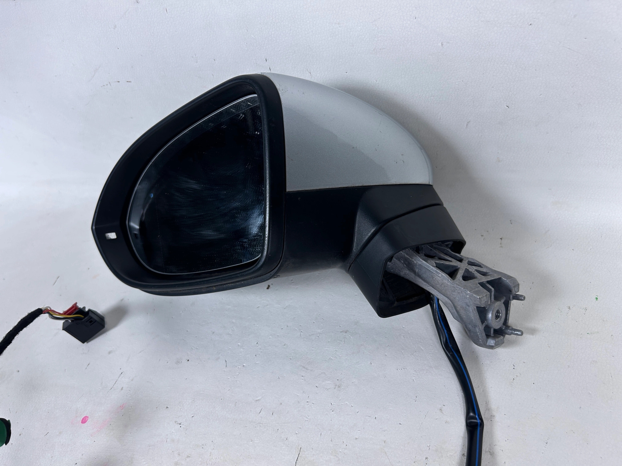 Volkswagen Passat B8 LIFT mirror left 23966931