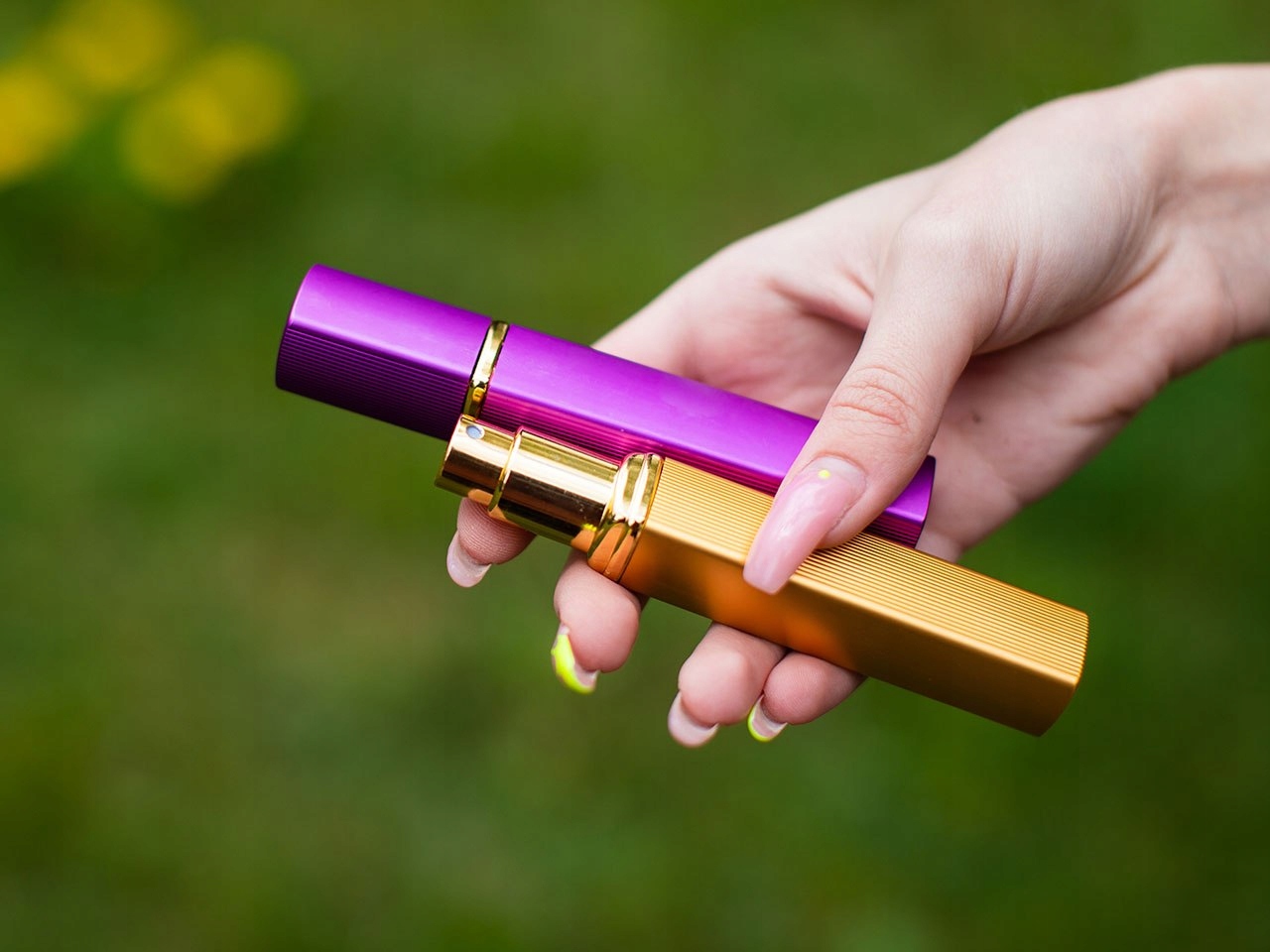 Atomizer - pojemnik karbowany na perfumy/wodę/odświeżacz twarzy/płyn antyba Kolor fioletowy