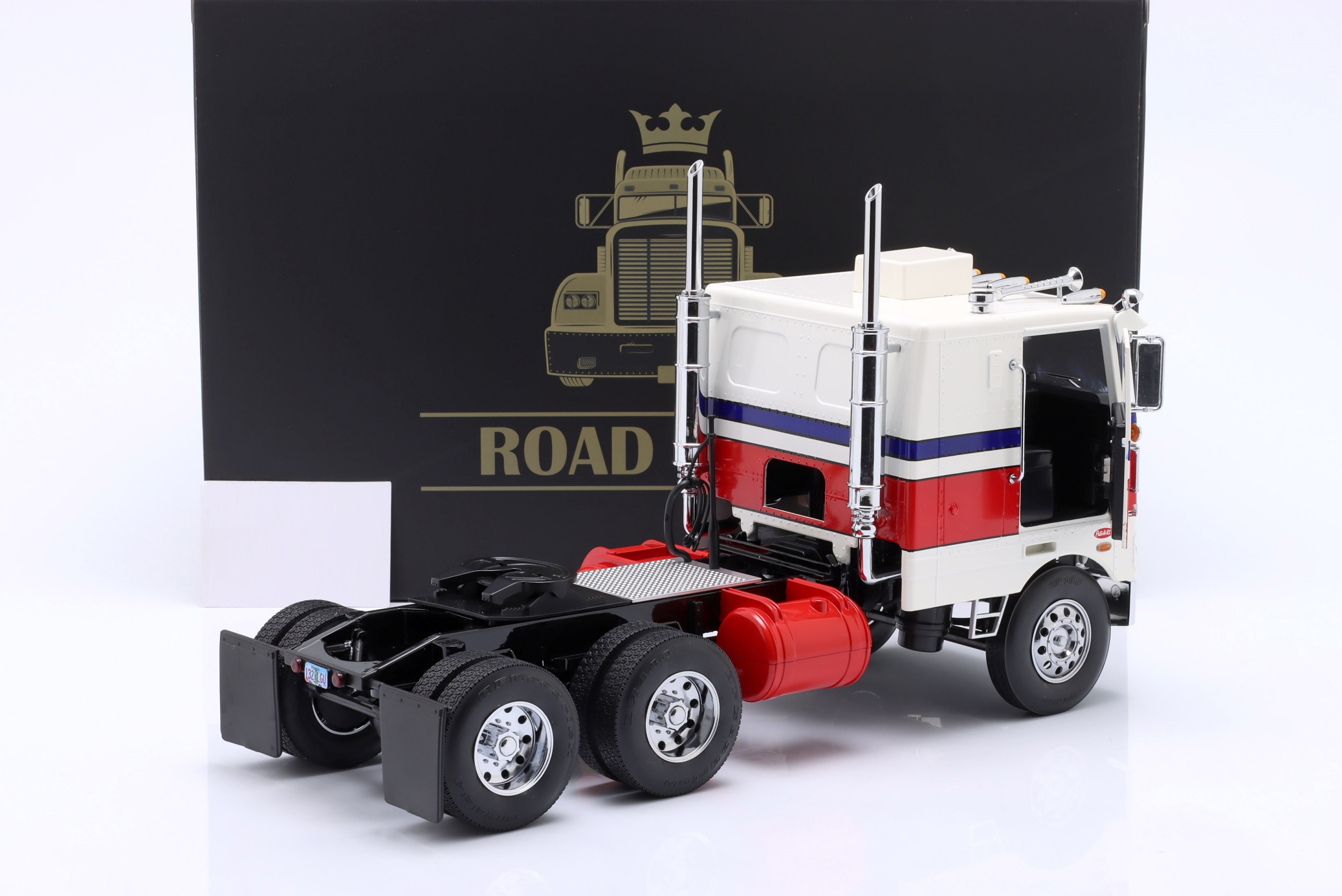 ミニカー 1/18 Peterbilt 352 Pacemaker 1977-1979 Road Kings 1:18 Peterbilt 352 Pacemaker SZM 1977-1979 yellow