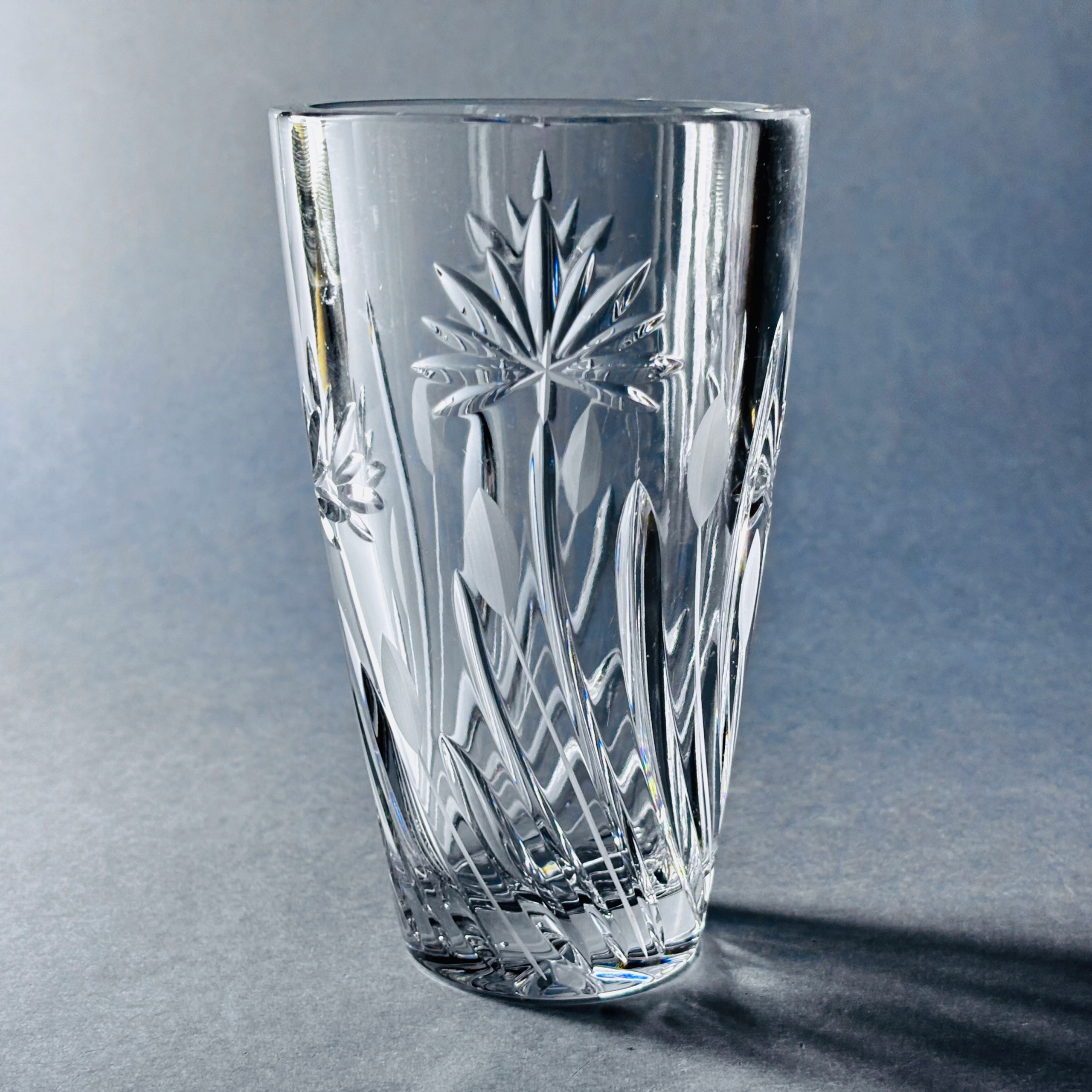 PIĘKNY WAZON KRYSZTAŁOWY 14.8 X 9 CM