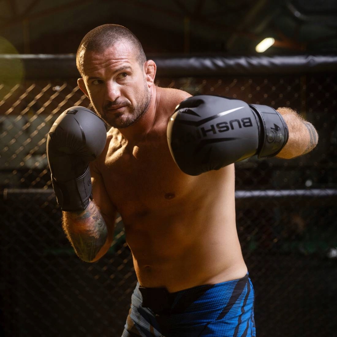 BUSHIDO RĘKAWICE BOKSERSKIE TRENINGOWE SPARINGOWE RAPTOR 16 OZ CZARNE Stan opakowania oryginalne