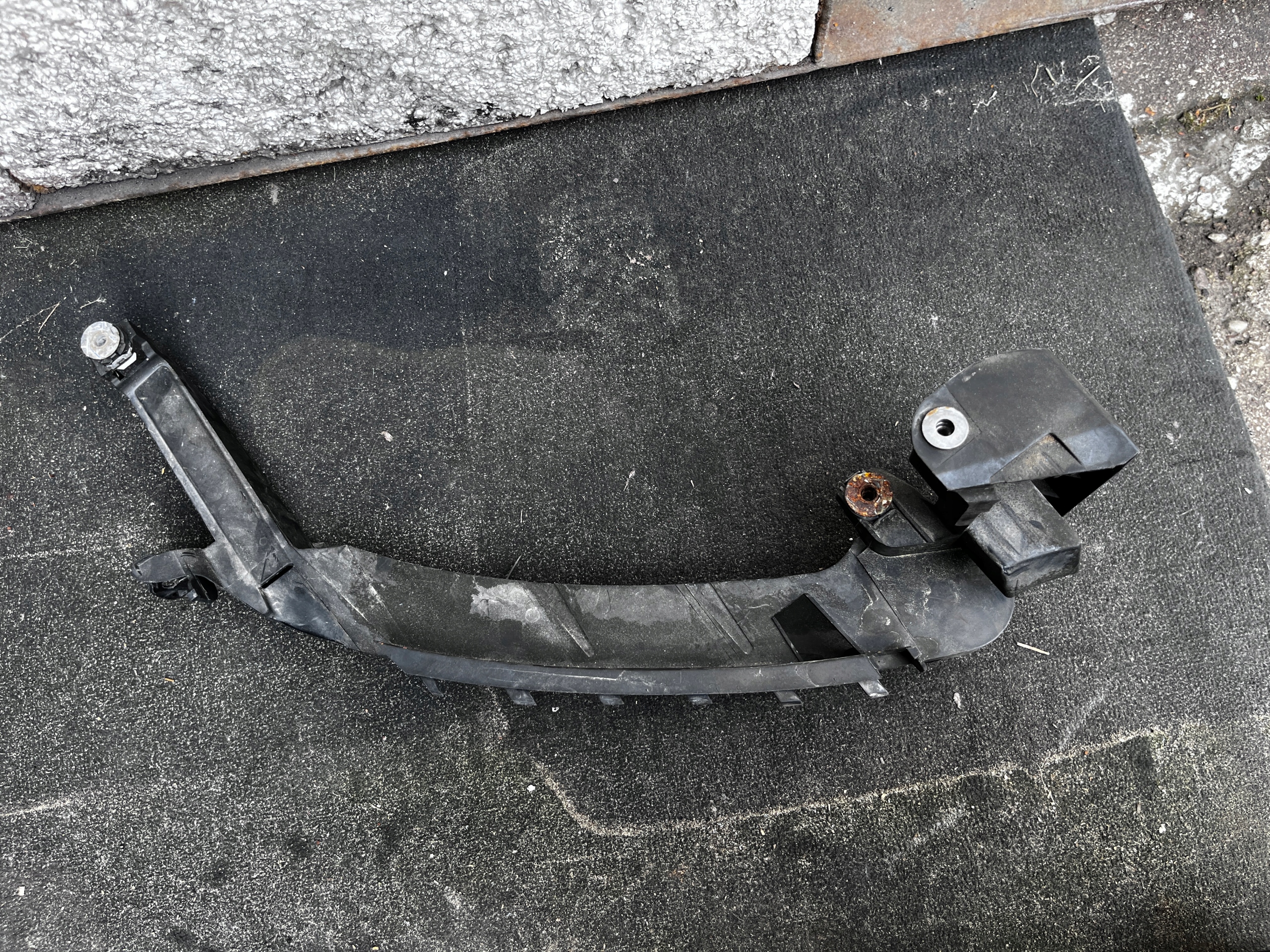 145 AUDI A3 8P LIFT 2008-2012 ŚLIZG LAMPY PRAWY 8P0805608 Numer katalogowy części 8P0805608