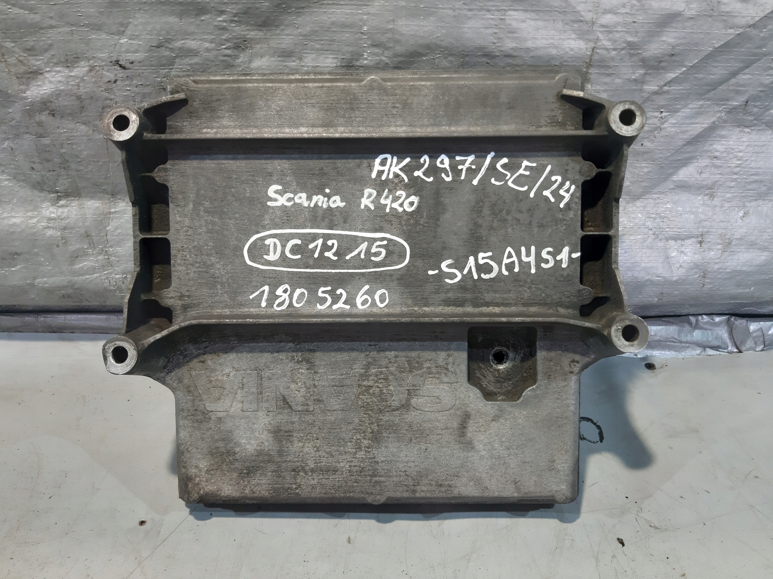 computer control unit of the engine Scania R 420 OE 1805260 DC1215