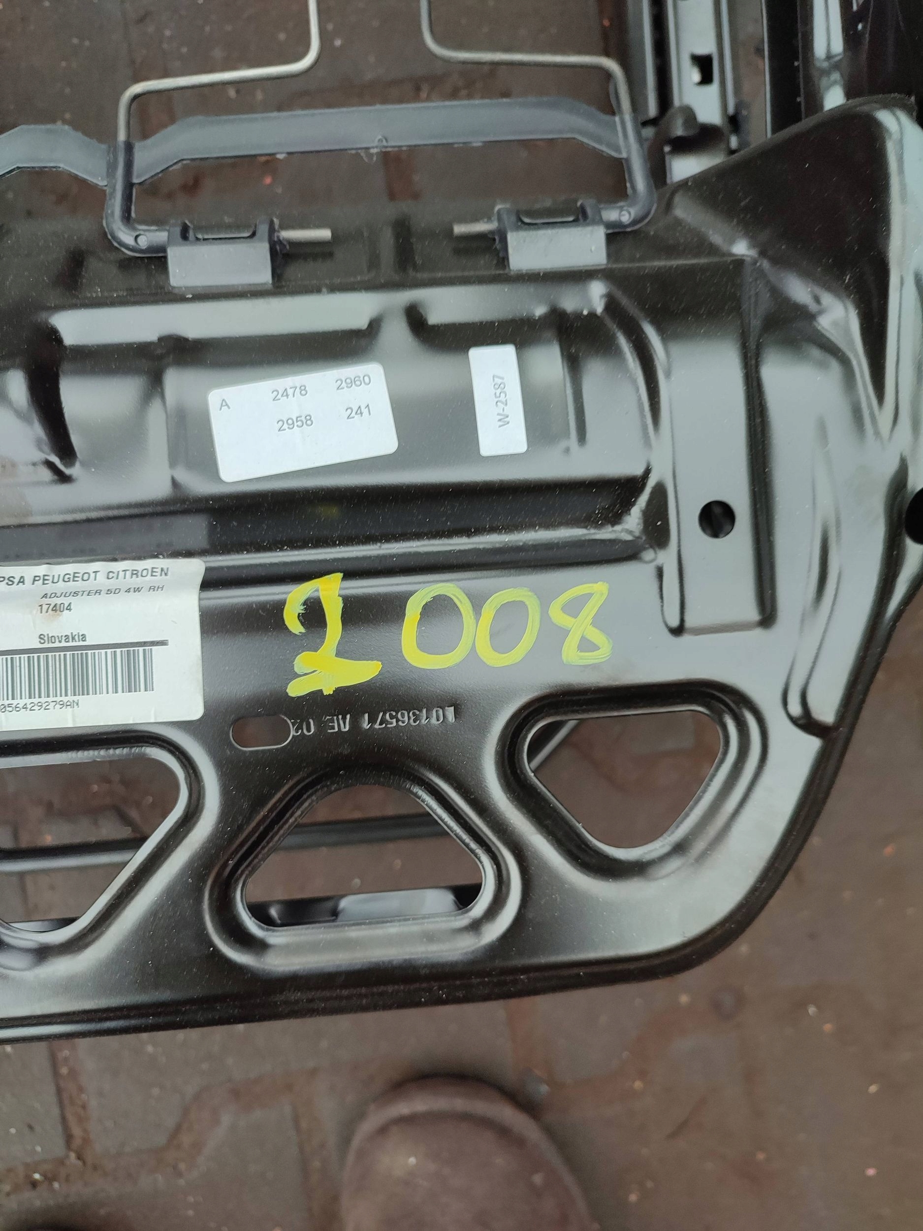 Peugeot 2008 and 2018 front side right support seat