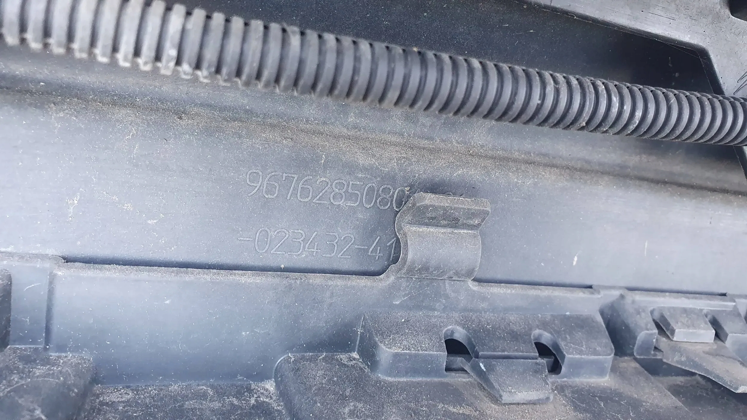 Citroen C4 II 10- front bumper front $