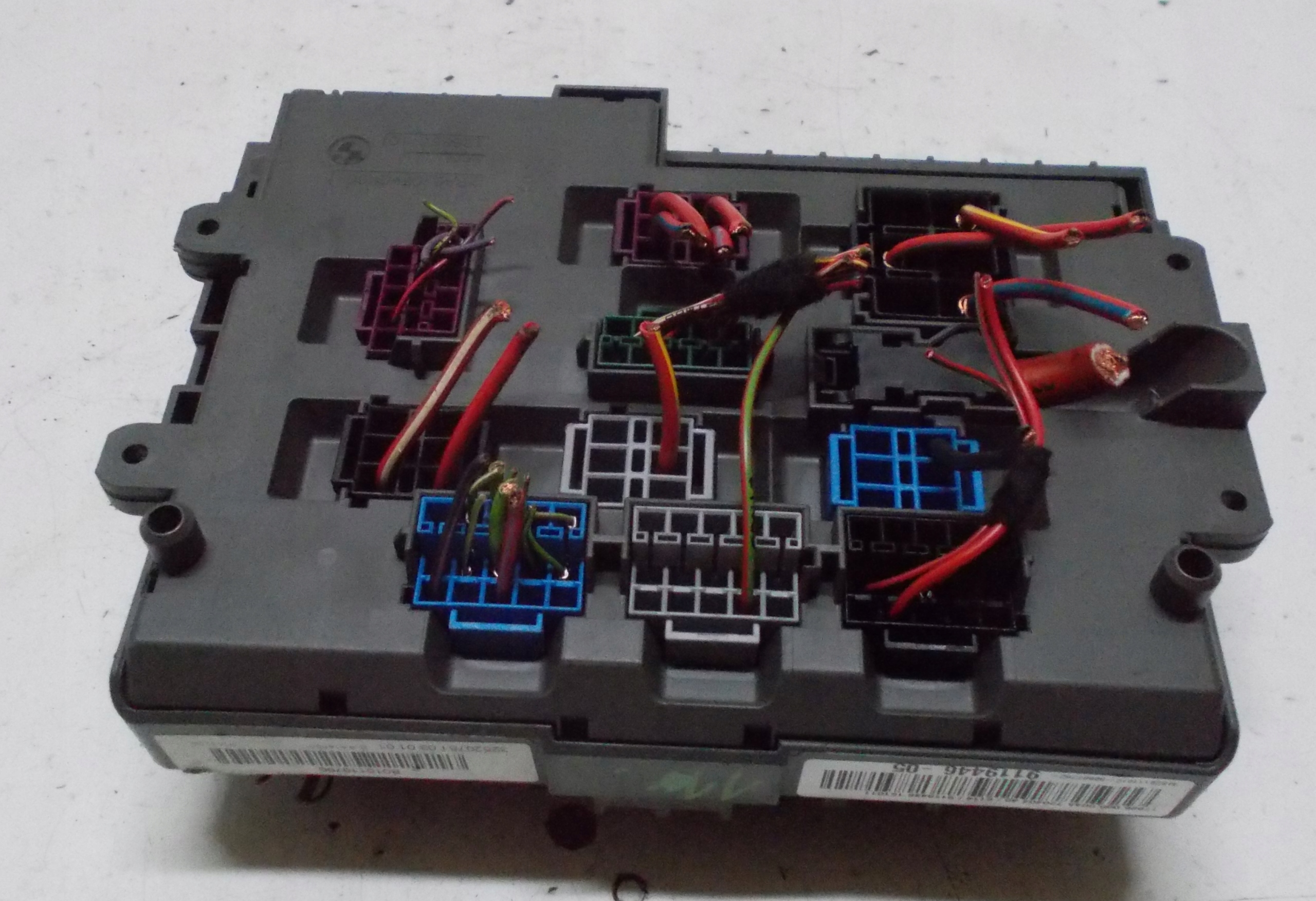 BMW E87 2.0 D 11R Module fusibles 9119446