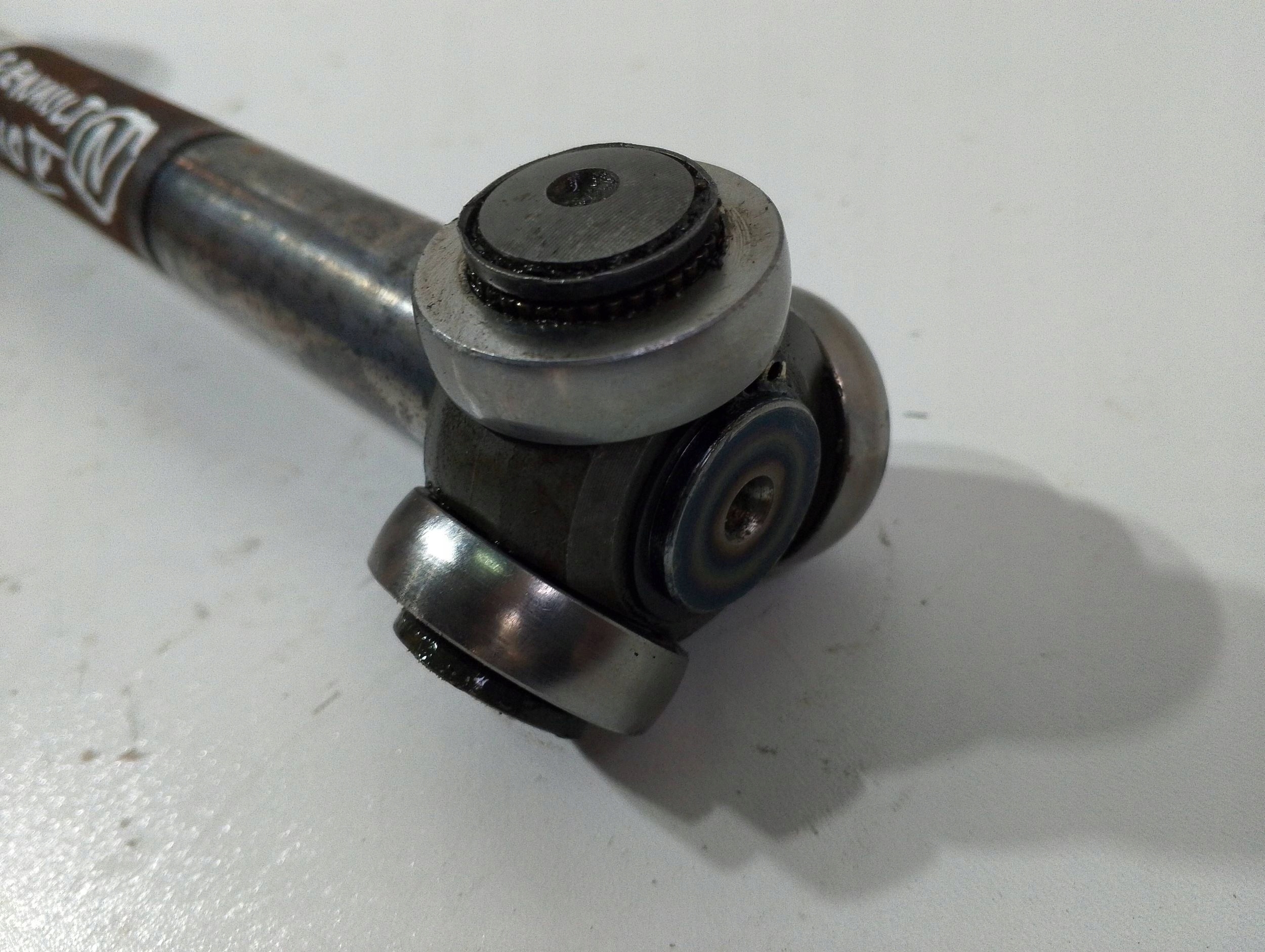 Renault Clio V 1,5 DCI semi-axis front left 391019386R (A555)