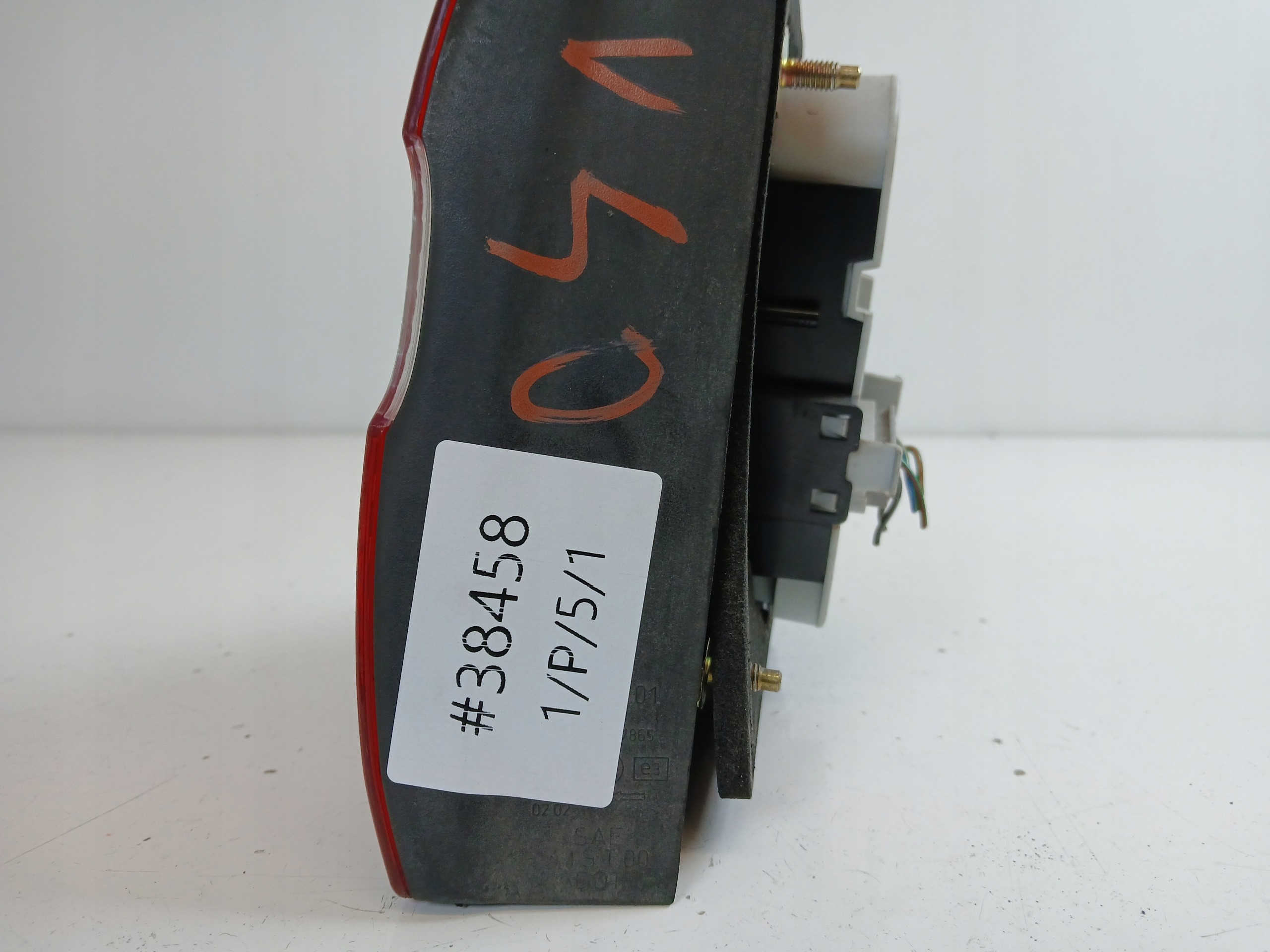 VOLVO V40 and light left rear part