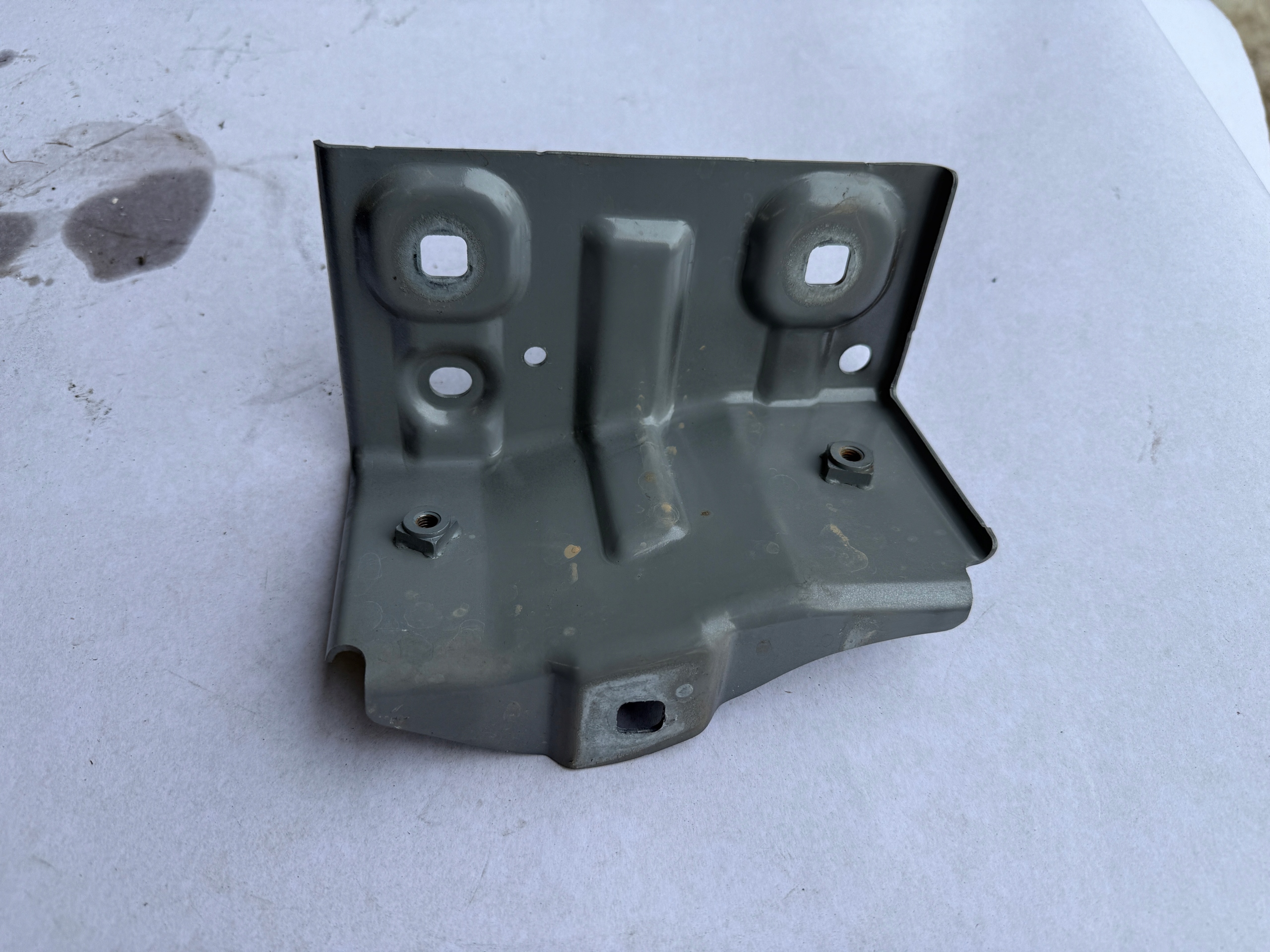 RENAULT AUSTRAL E-TECH Support plaque Console Aile Droite Avant 663505305R