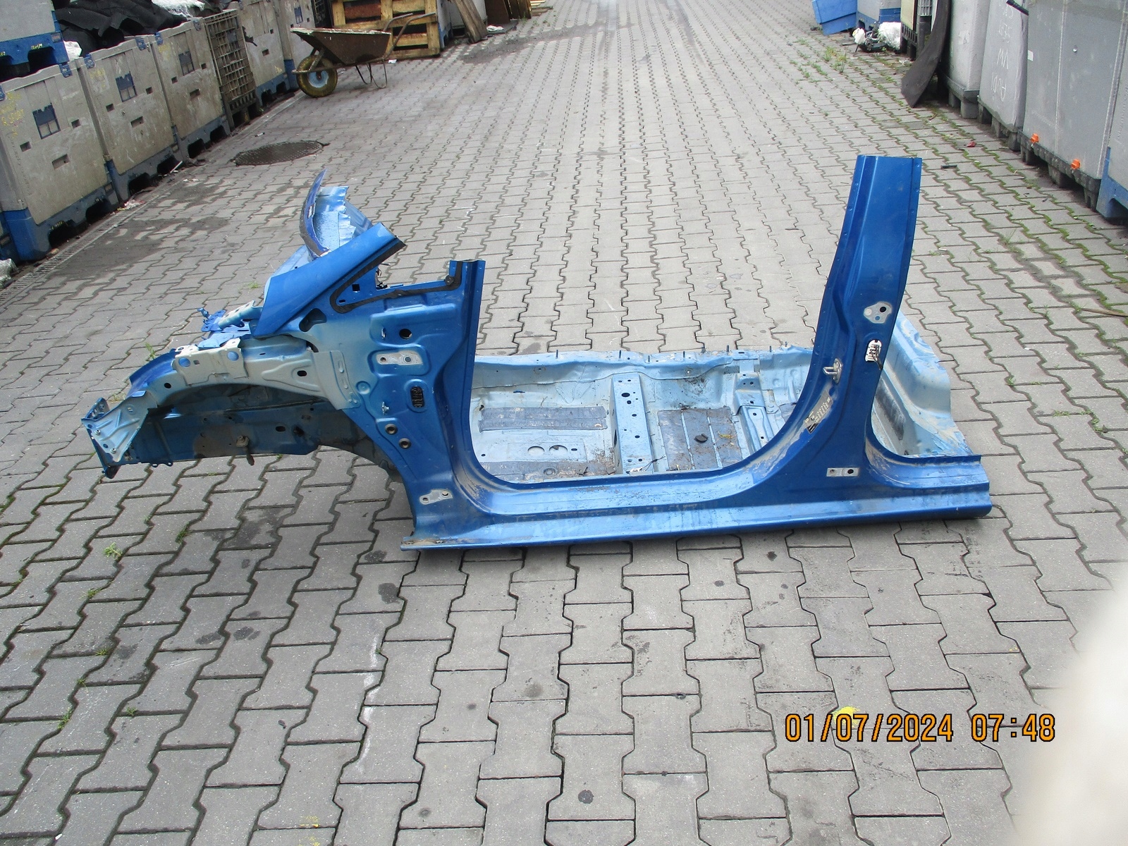 quarter left front FORD FIESTA MK8