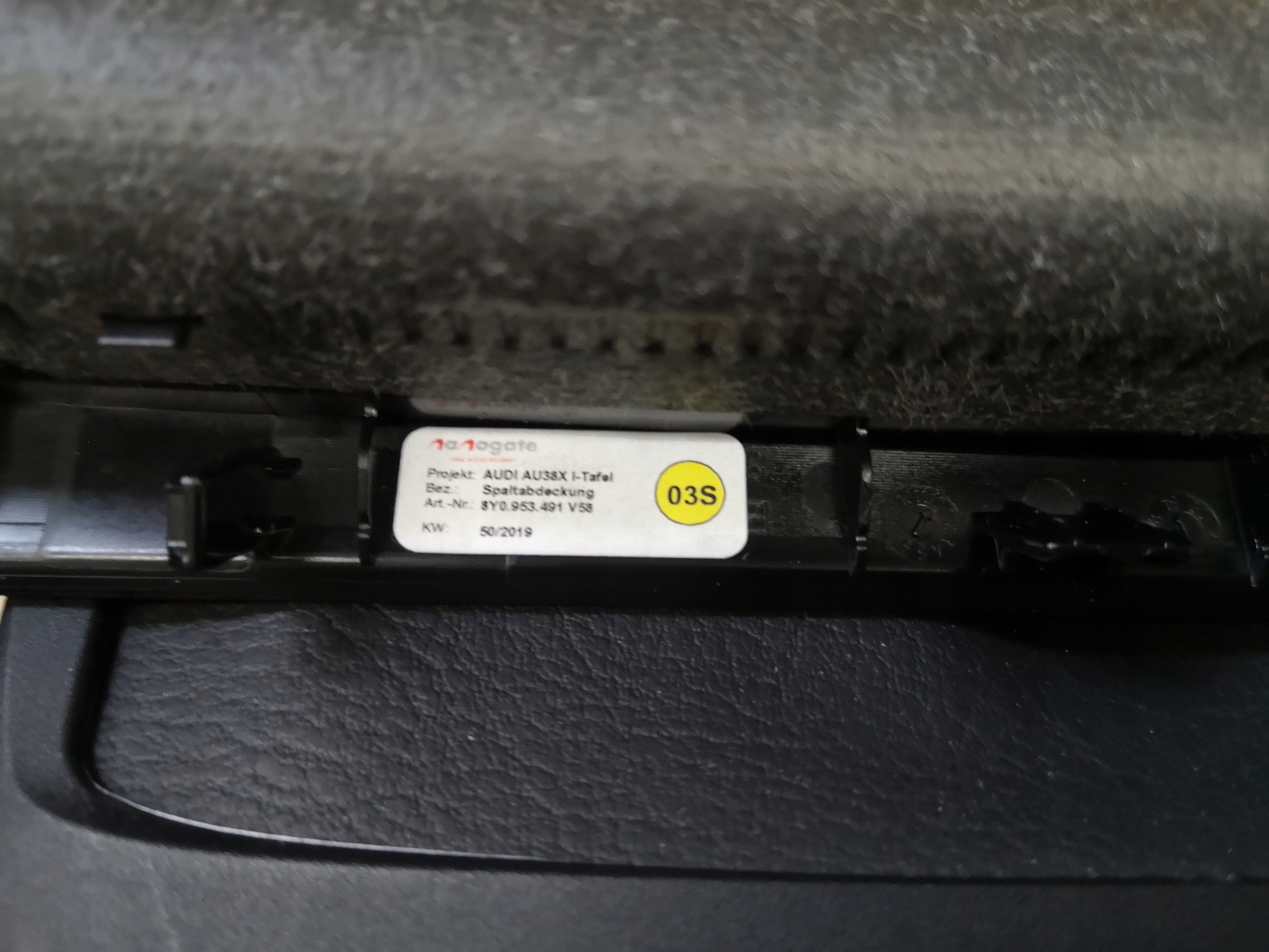AUDI A3 8Y Blende Abdeckung der Lenksäule lenkrad 8Y0953491