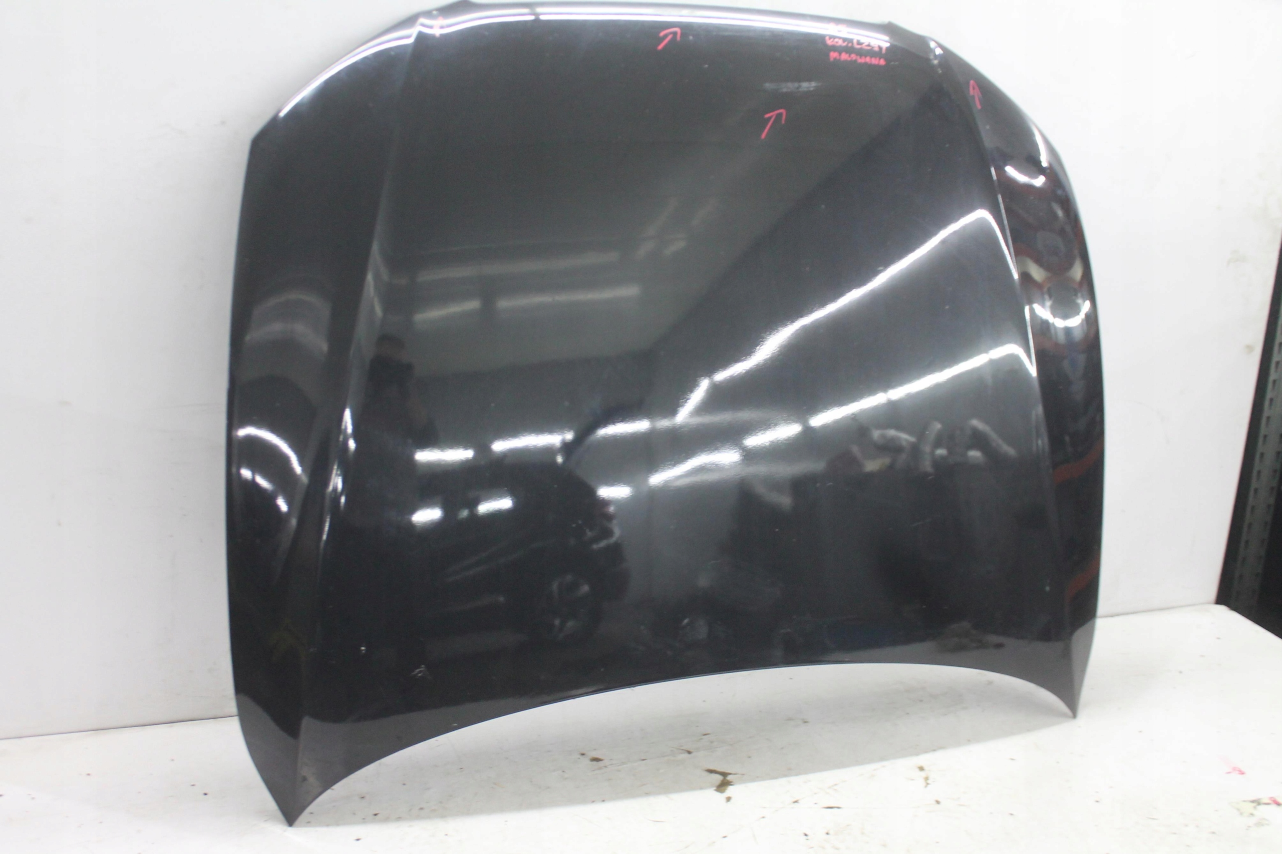 Capot AUDI A5 8T des roues. LZ9Y 07-11
